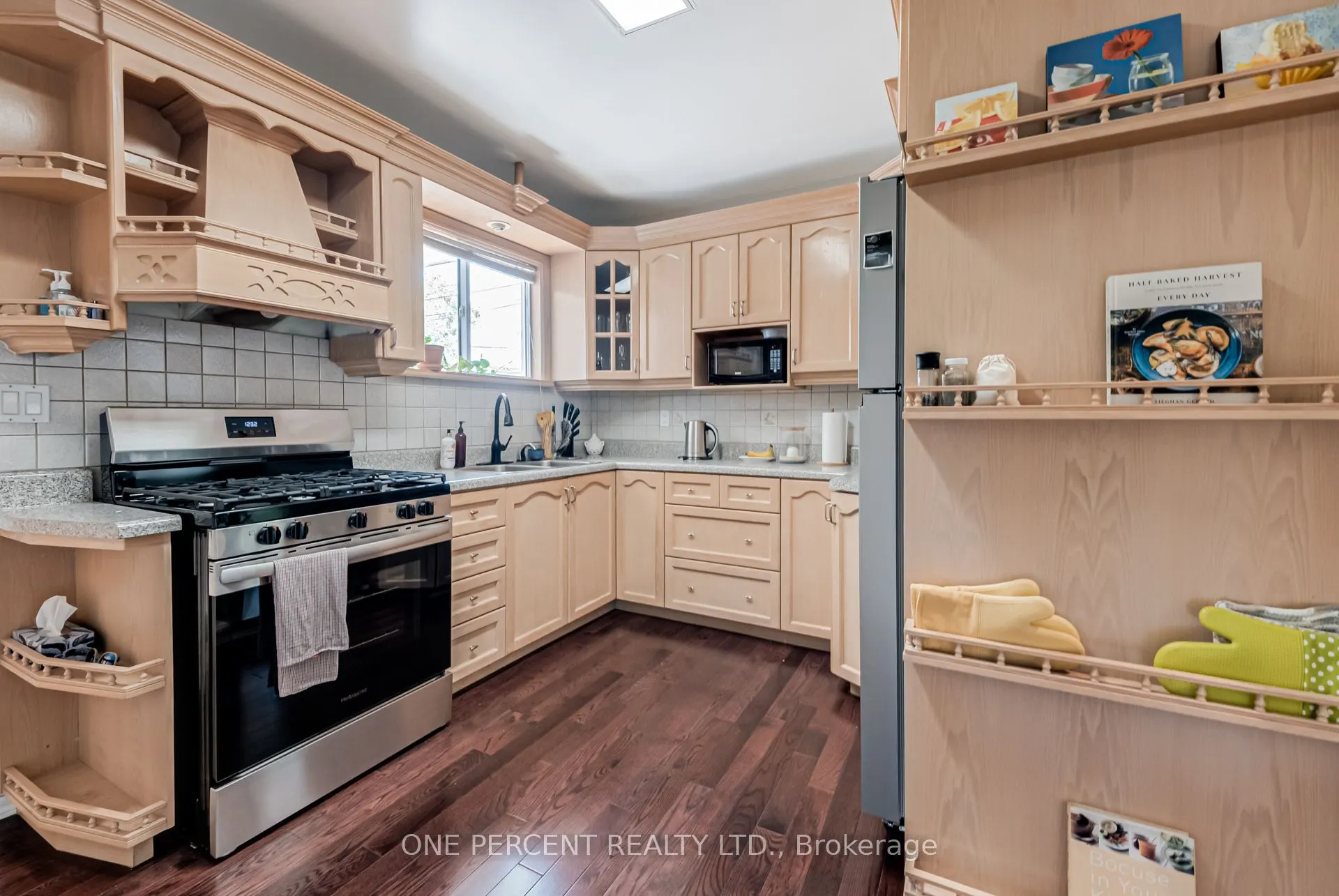 143 Silverthorn Avenue