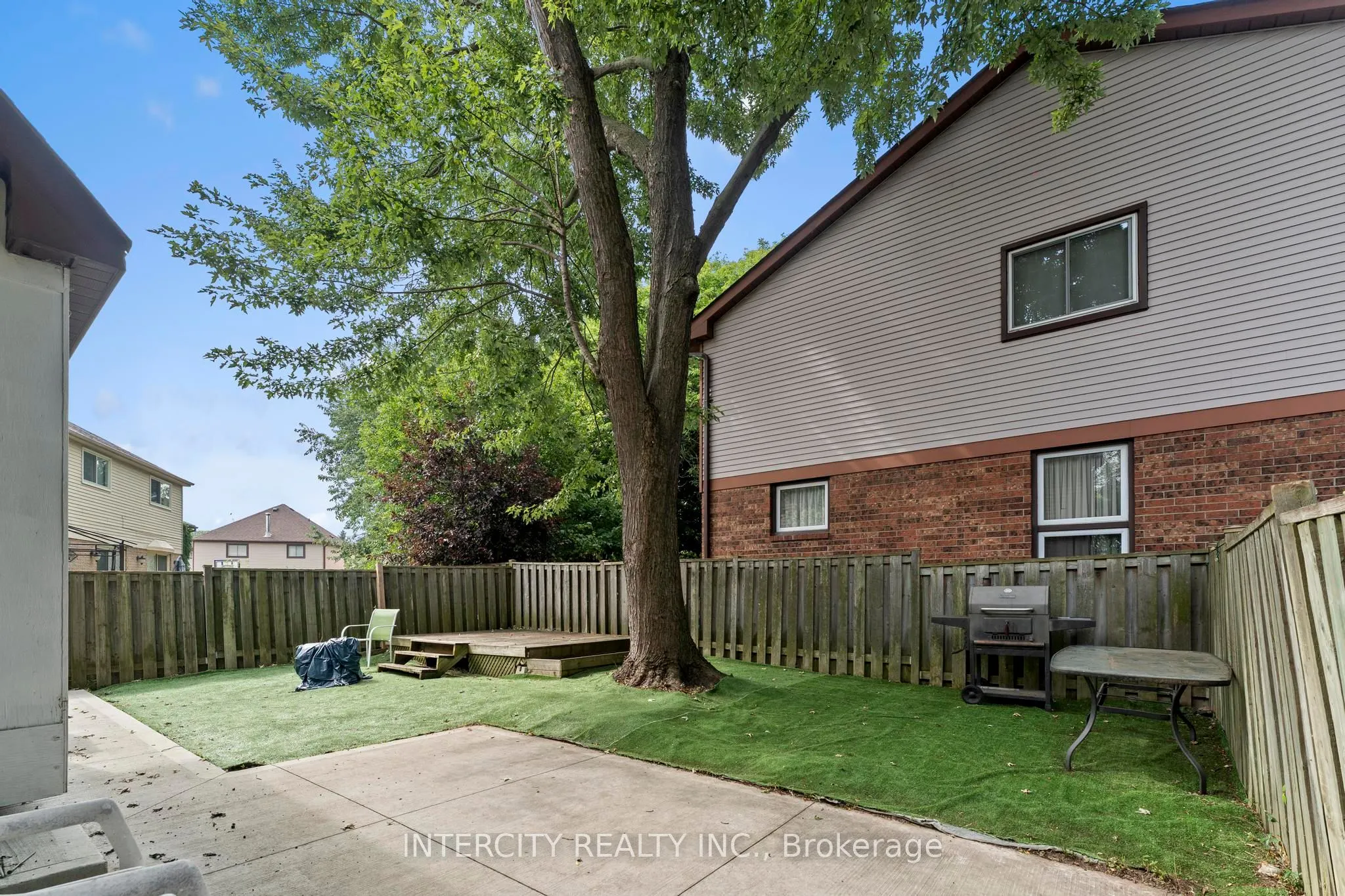 3 Gervais Drive