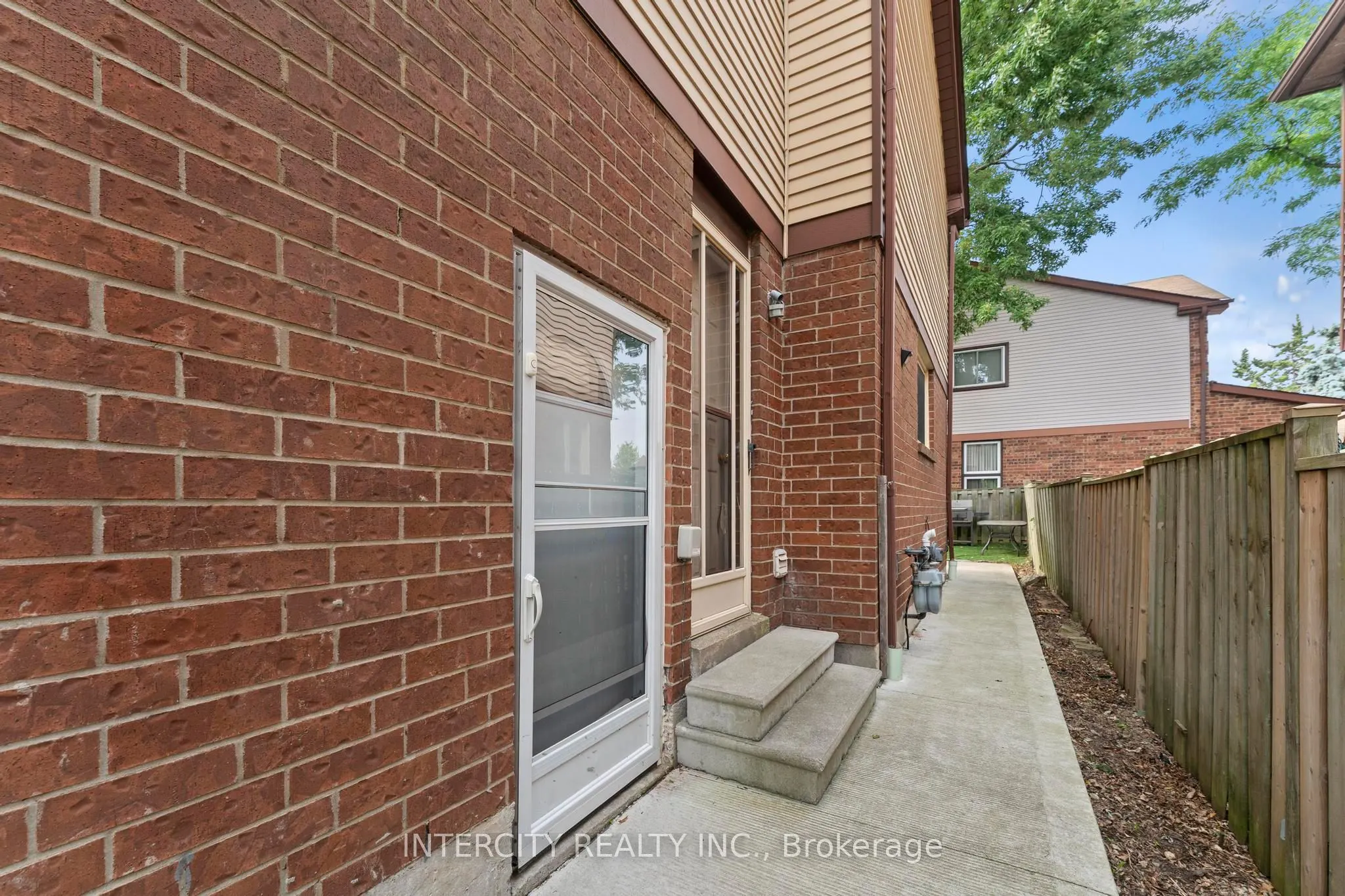 3 Gervais Drive