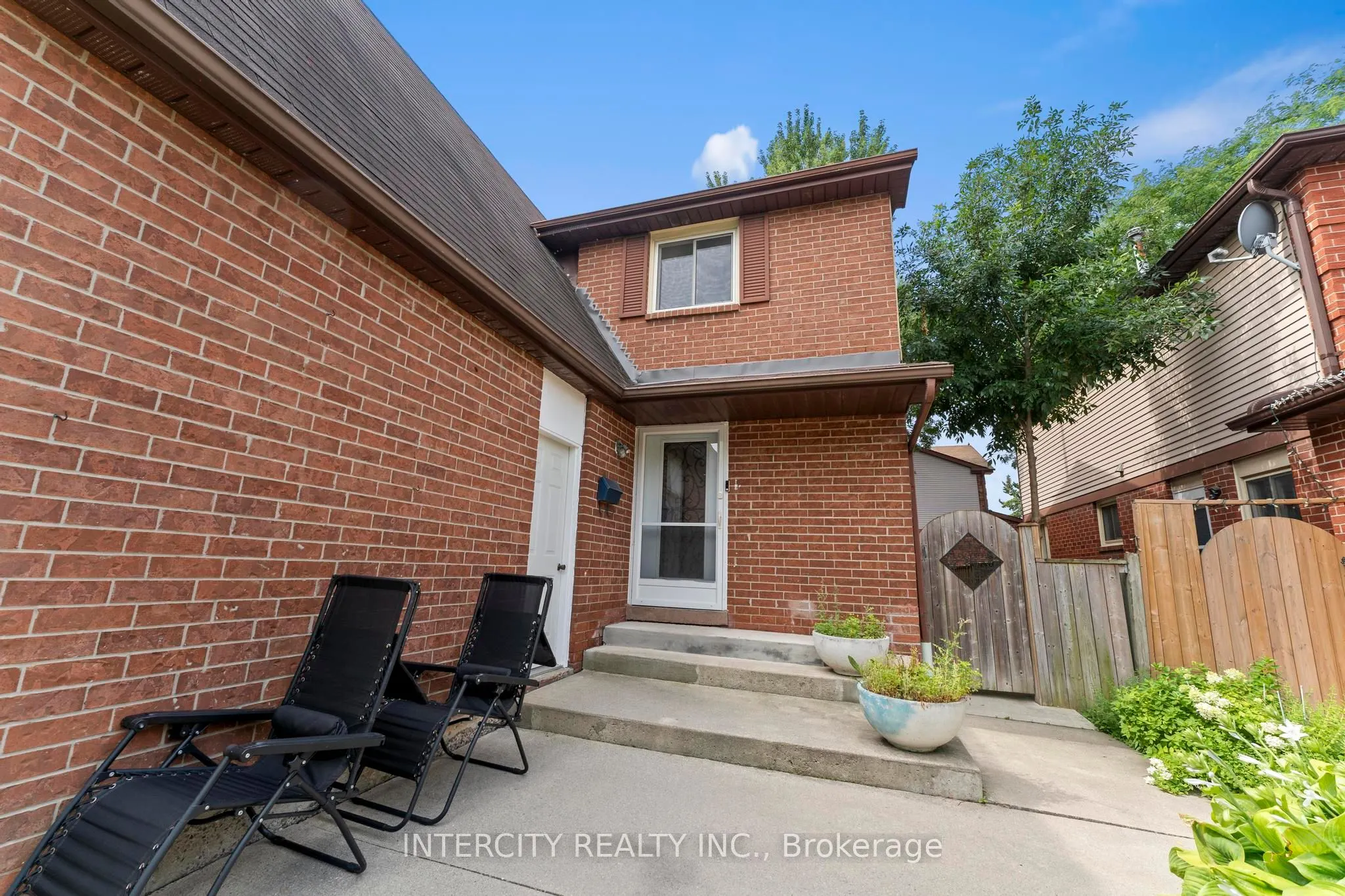 3 Gervais Drive