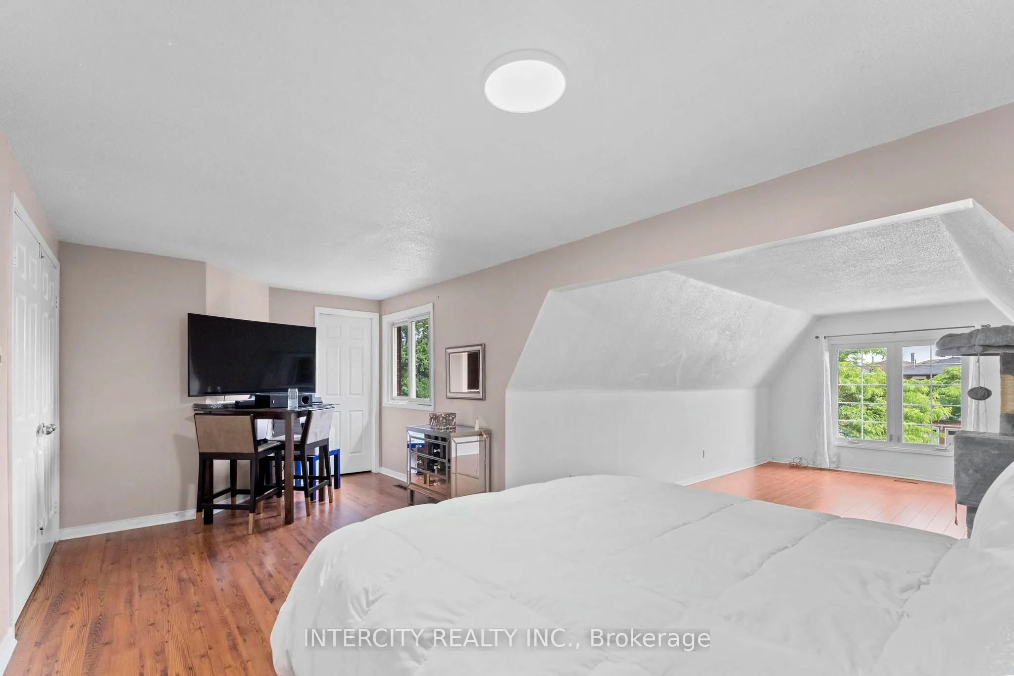 3 Gervais Drive