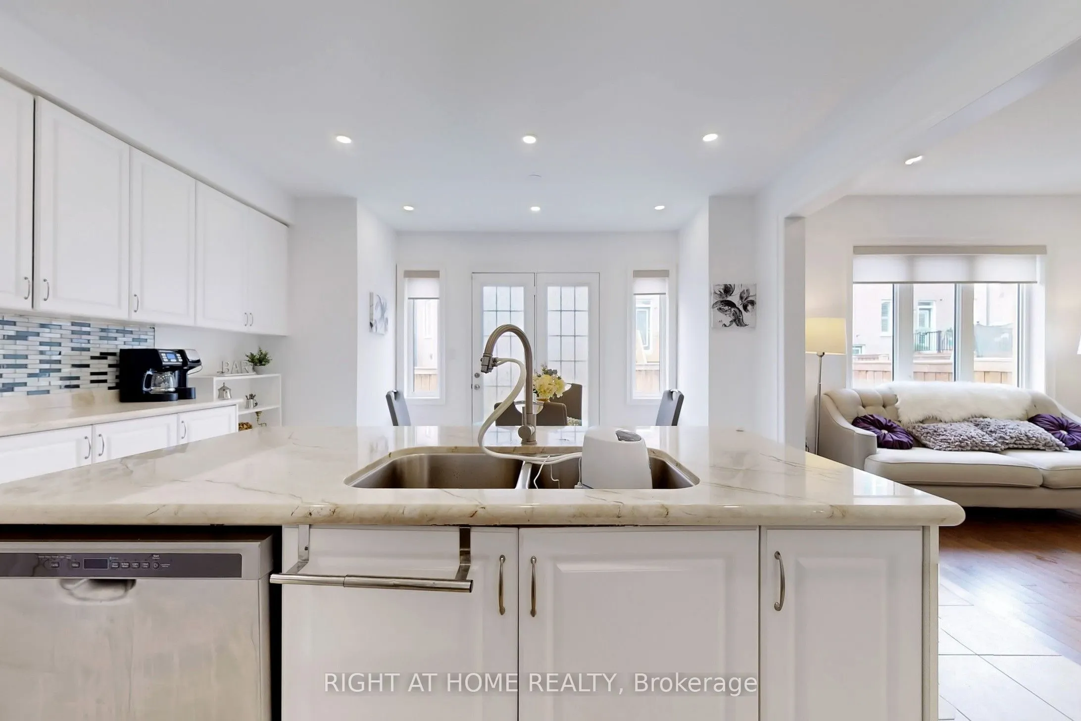 423 Grindstone Trail