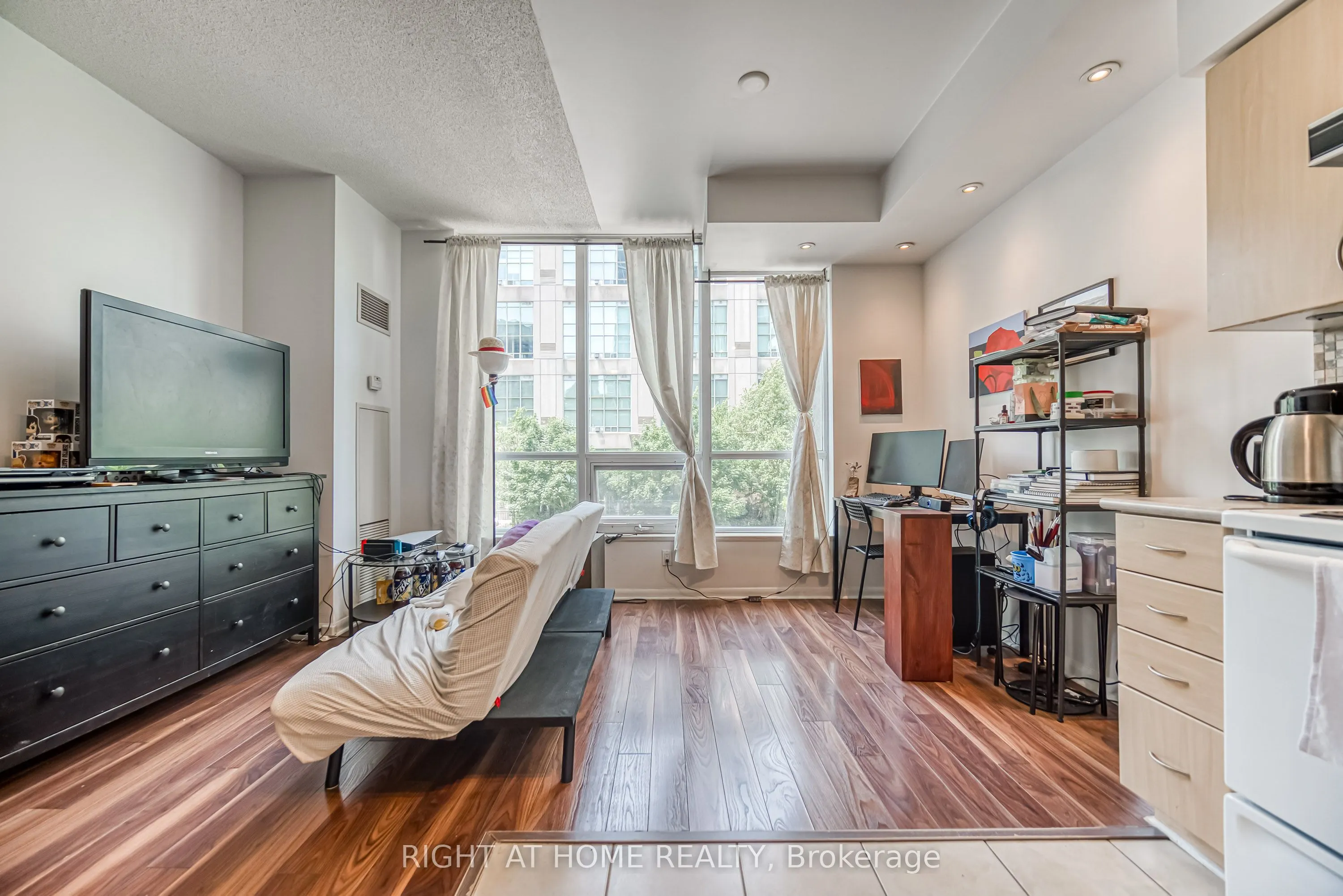 185 Legion Road N, #214
