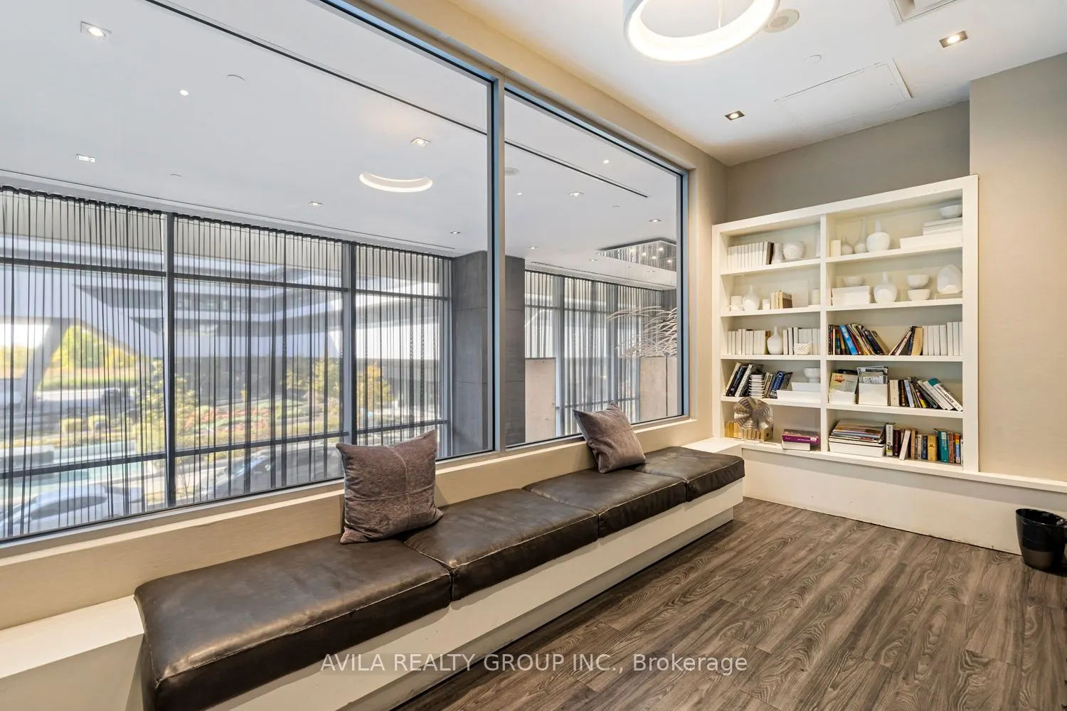 33 Shore Breeze Drive, #1707