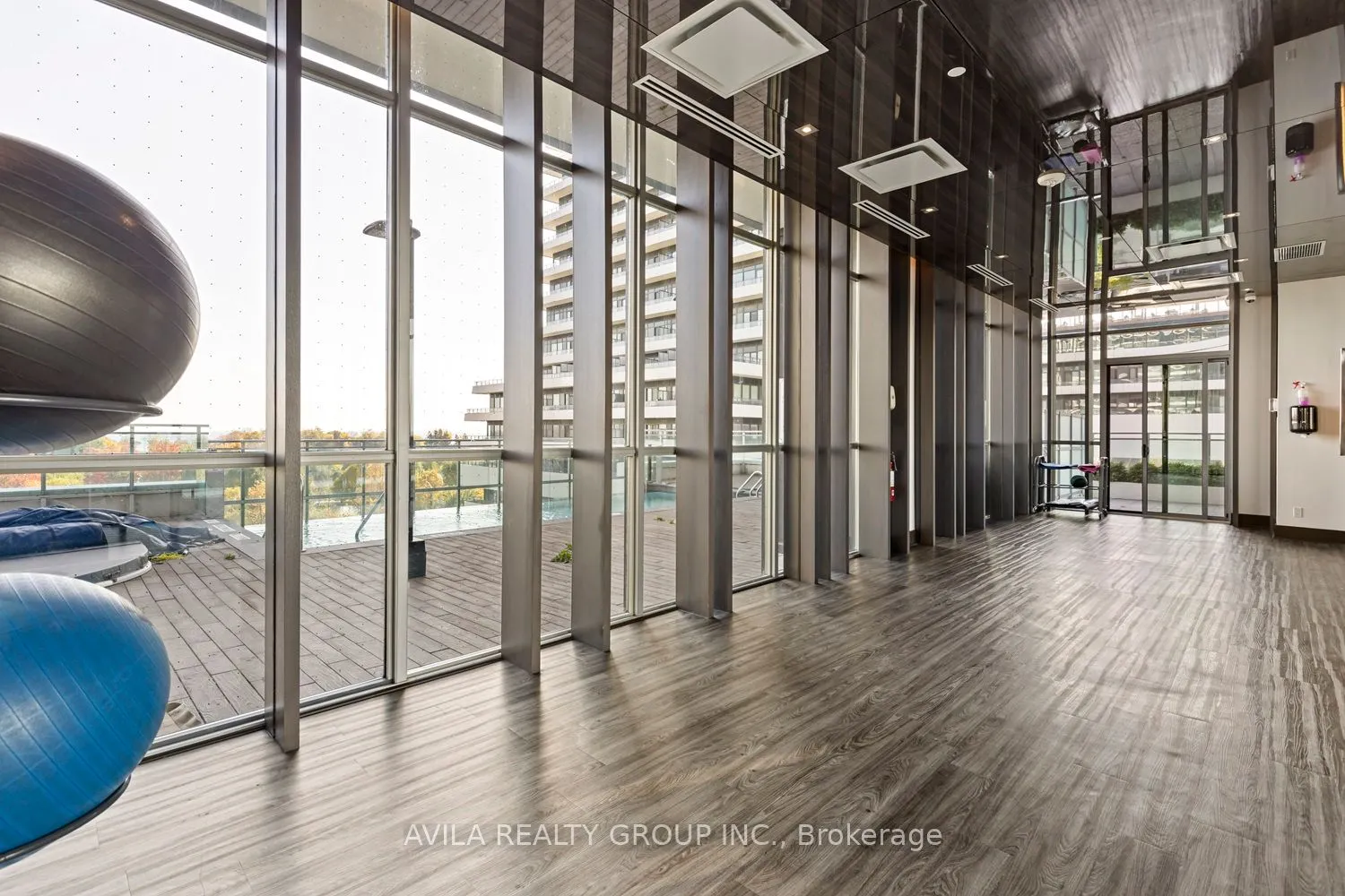 33 Shore Breeze Drive, #1707
