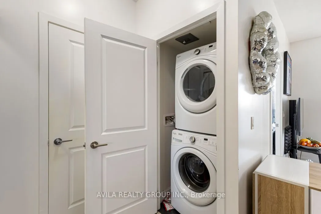 33 Shore Breeze Drive, #1707