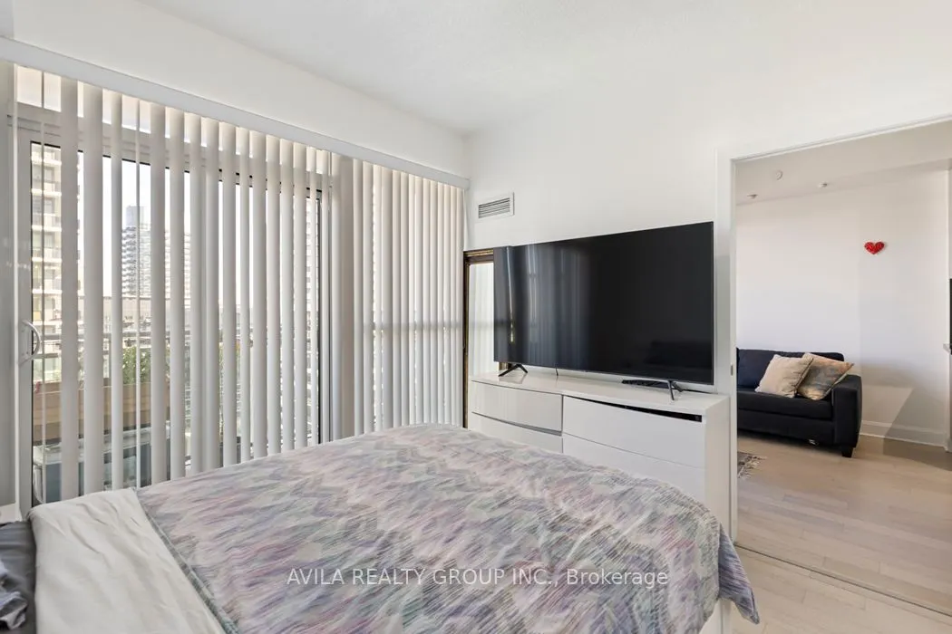 33 Shore Breeze Drive, #1707