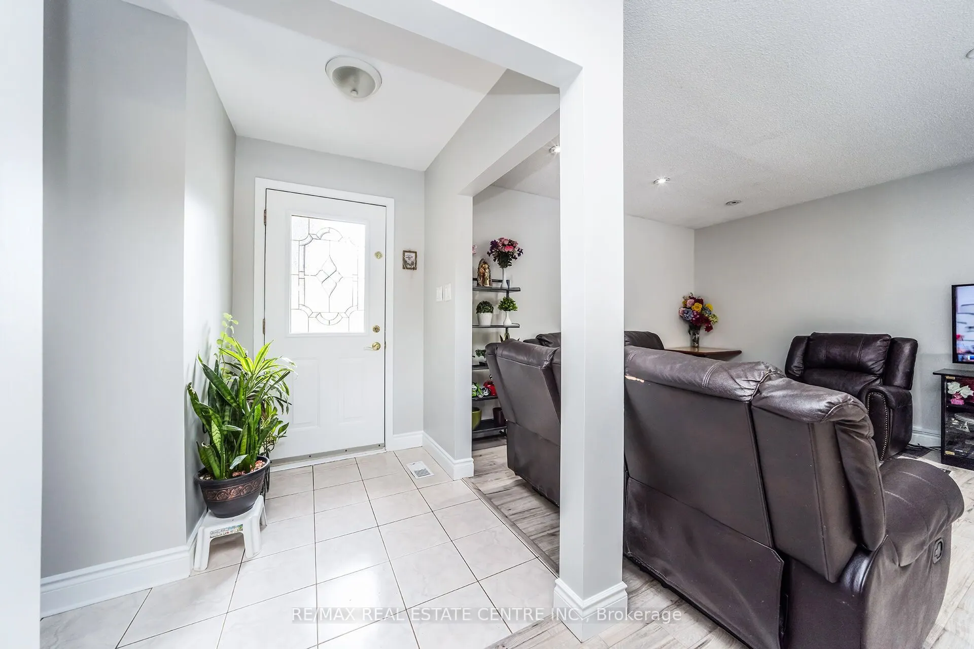 9 Watson Crescent