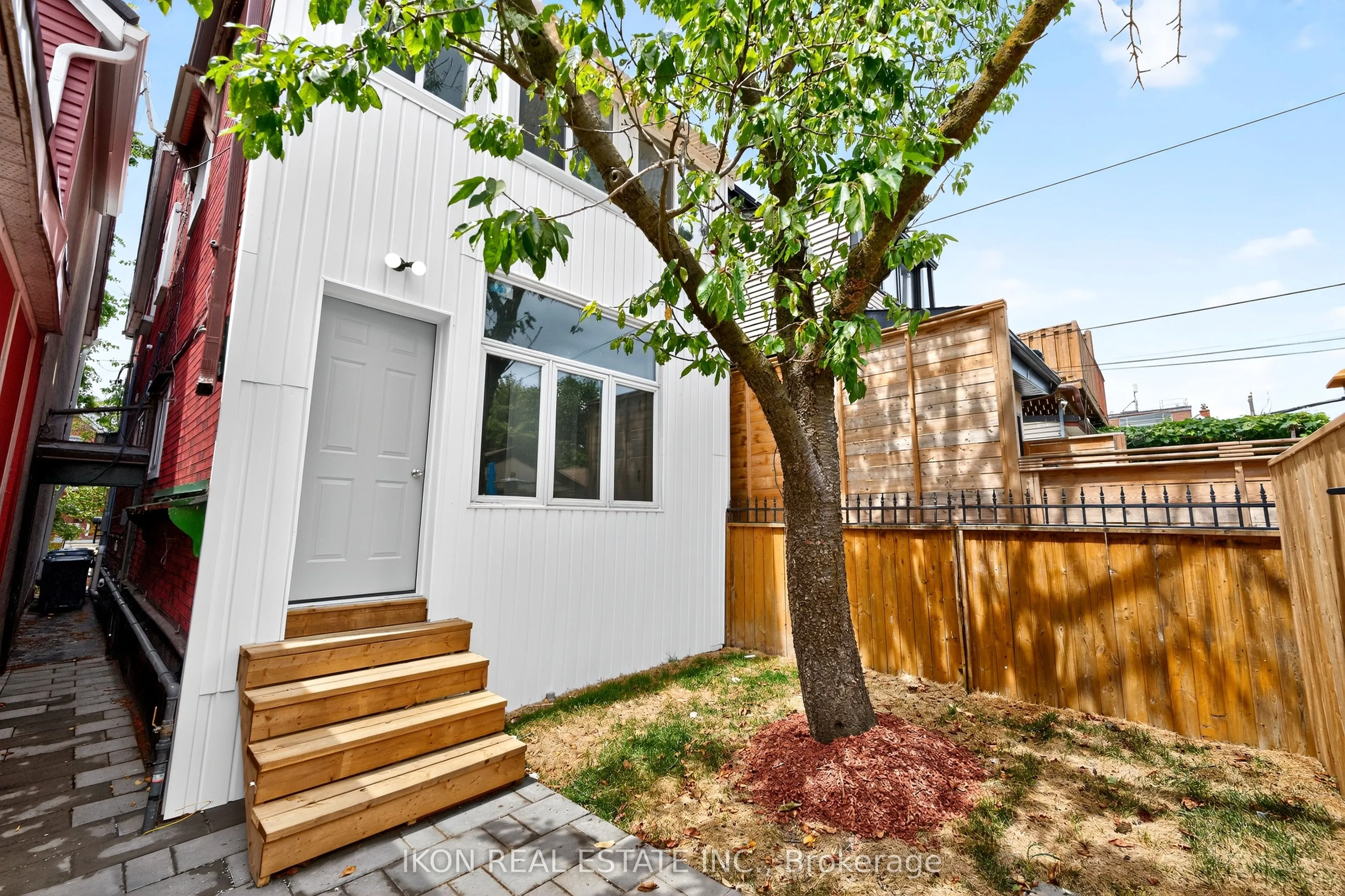 475 Delaware Avenue