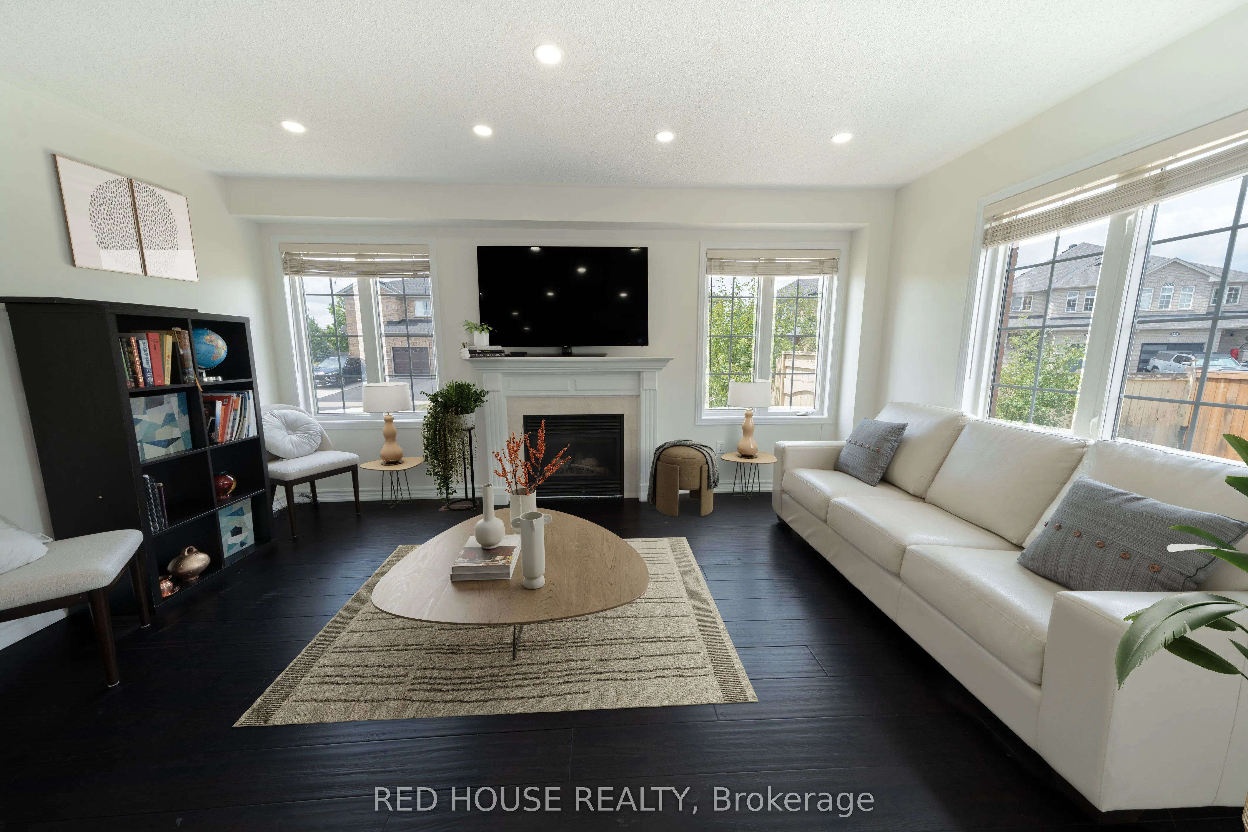 78 Passfield Trail