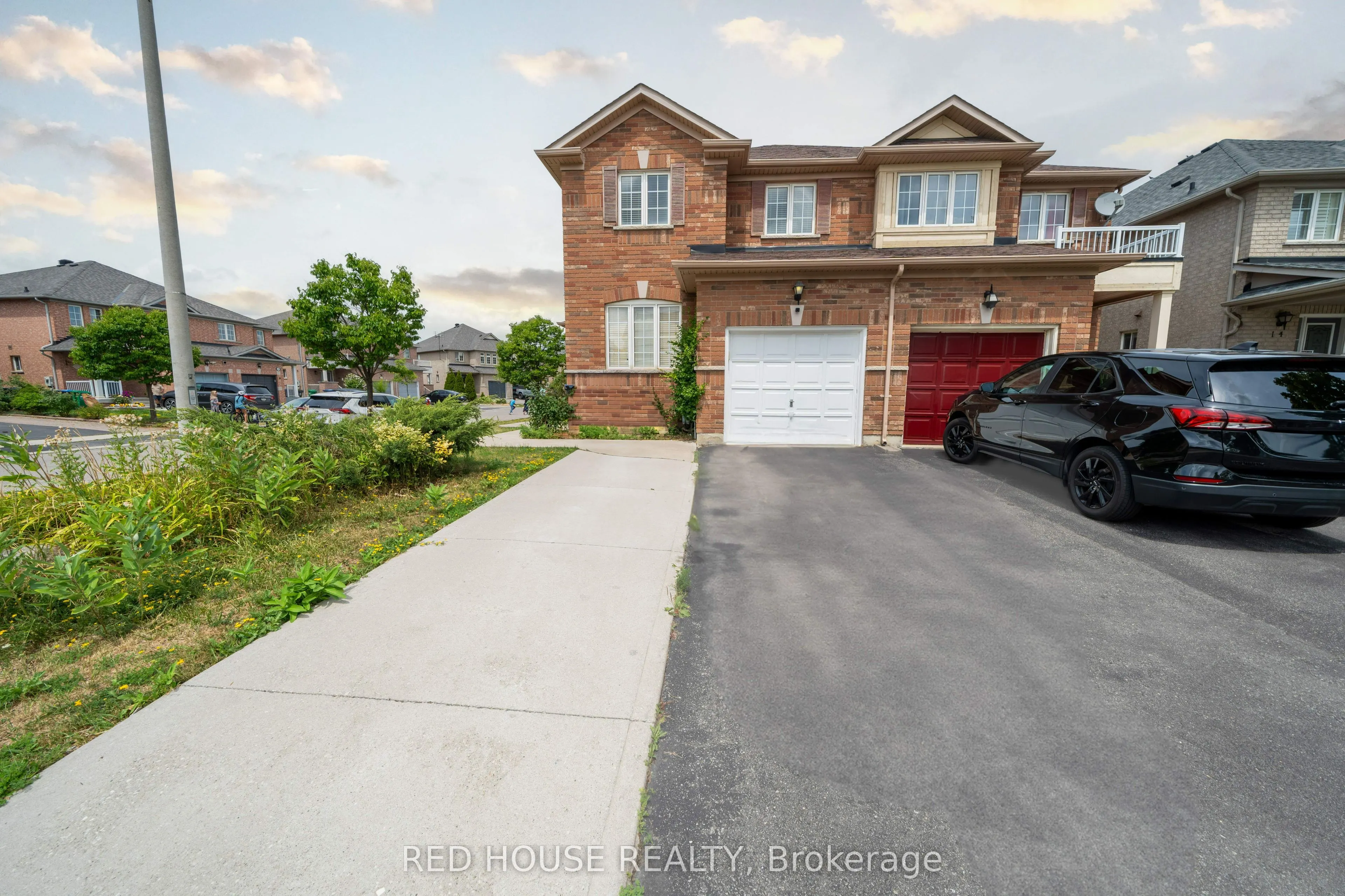 78 Passfield Trail