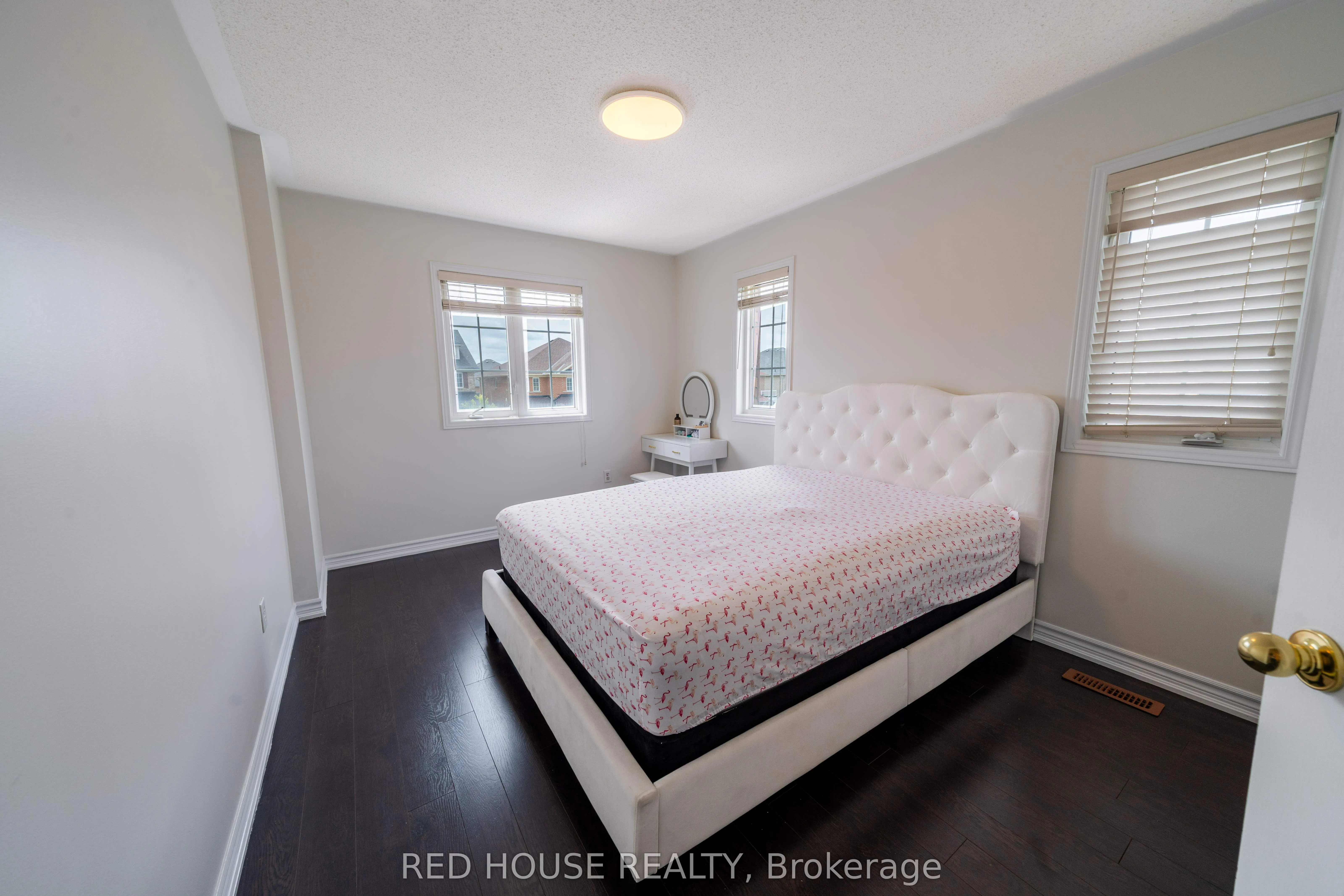 78 Passfield Trail