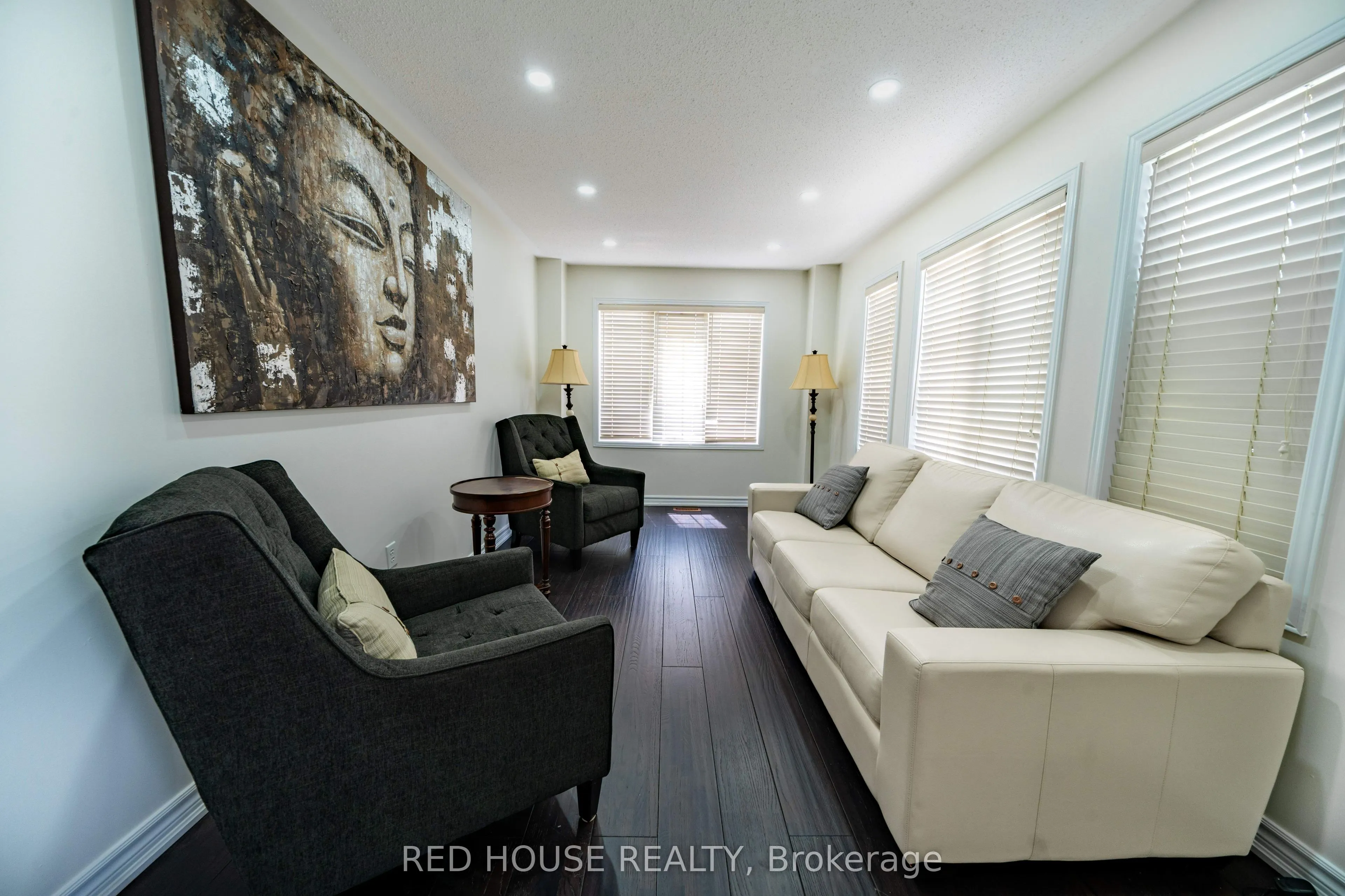 78 Passfield Trail
