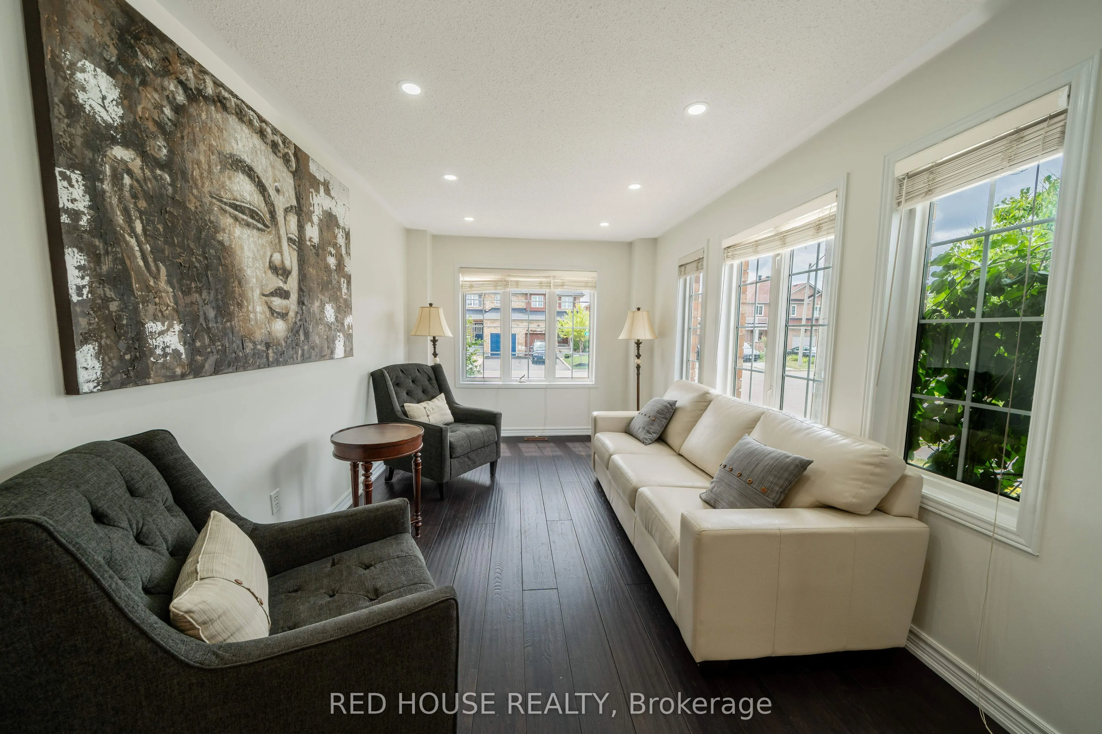 78 Passfield Trail