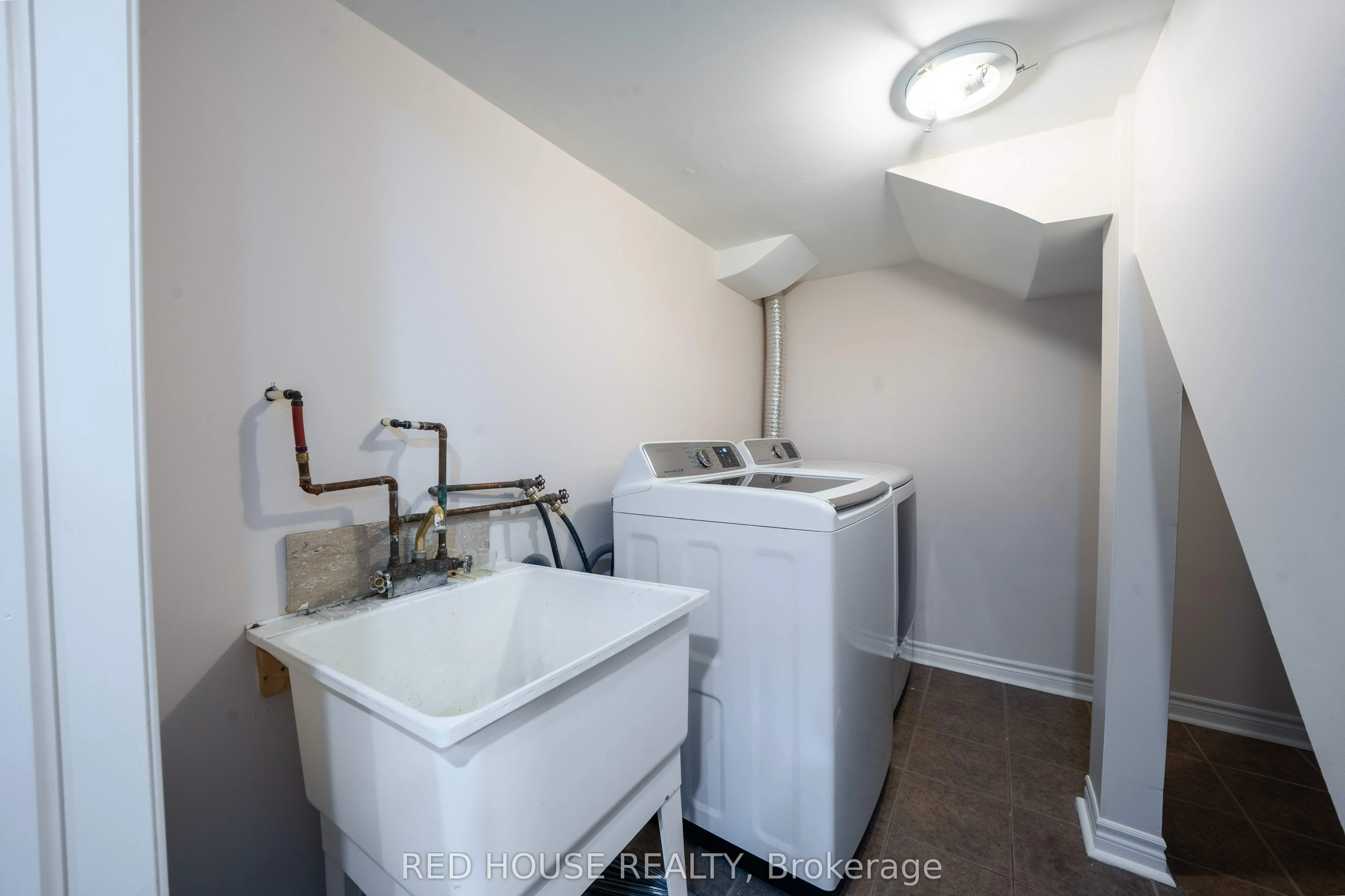 78 Passfield Trail
