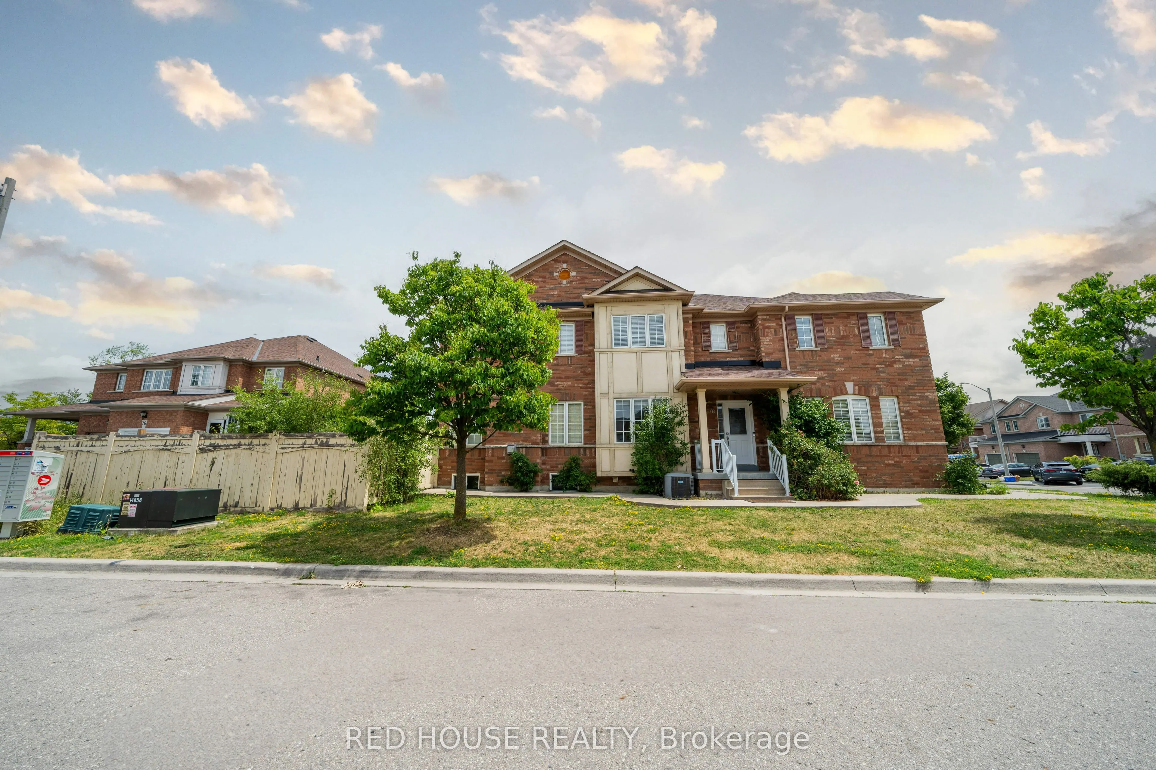 78 Passfield Trail