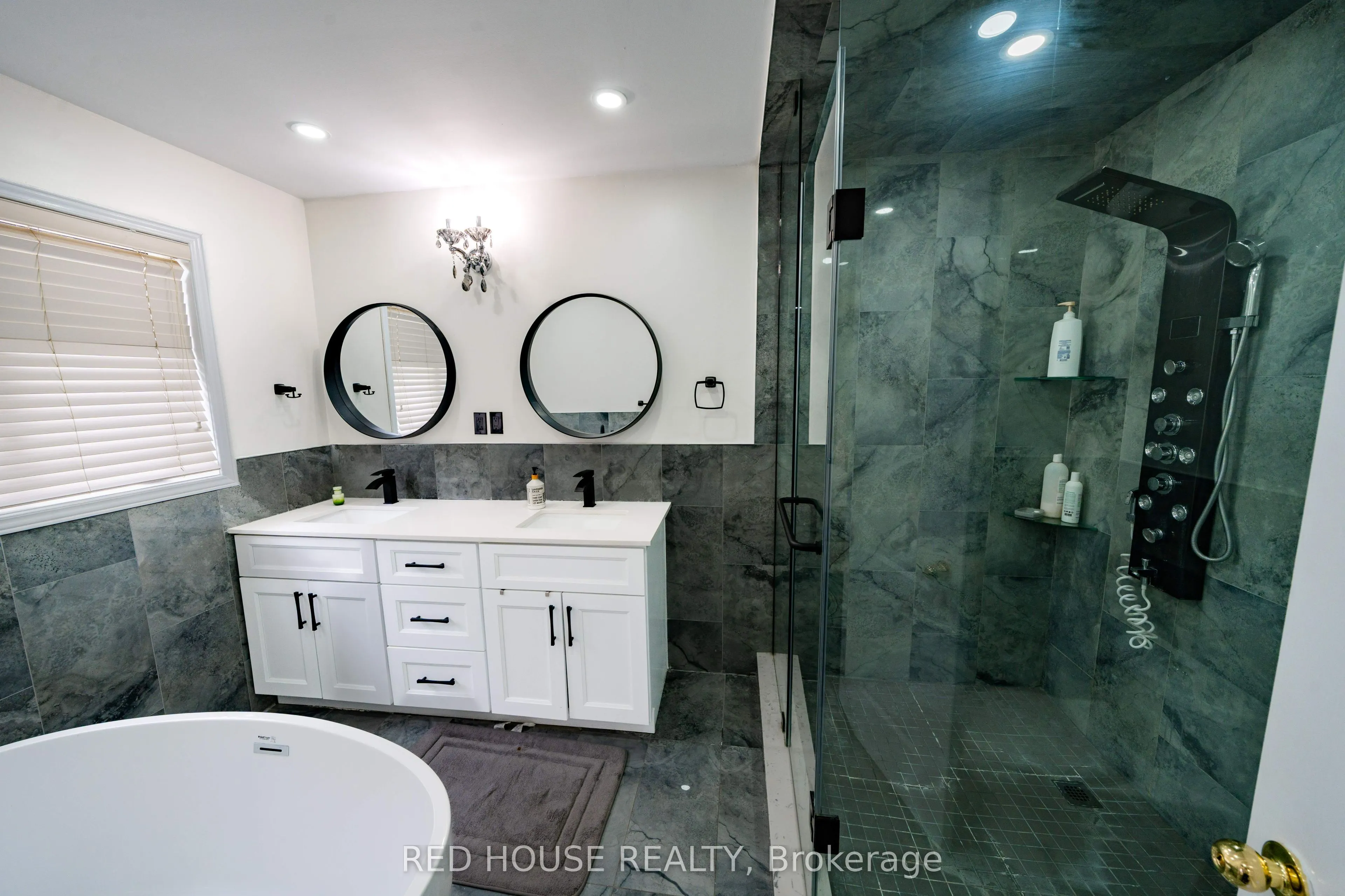 78 Passfield Trail