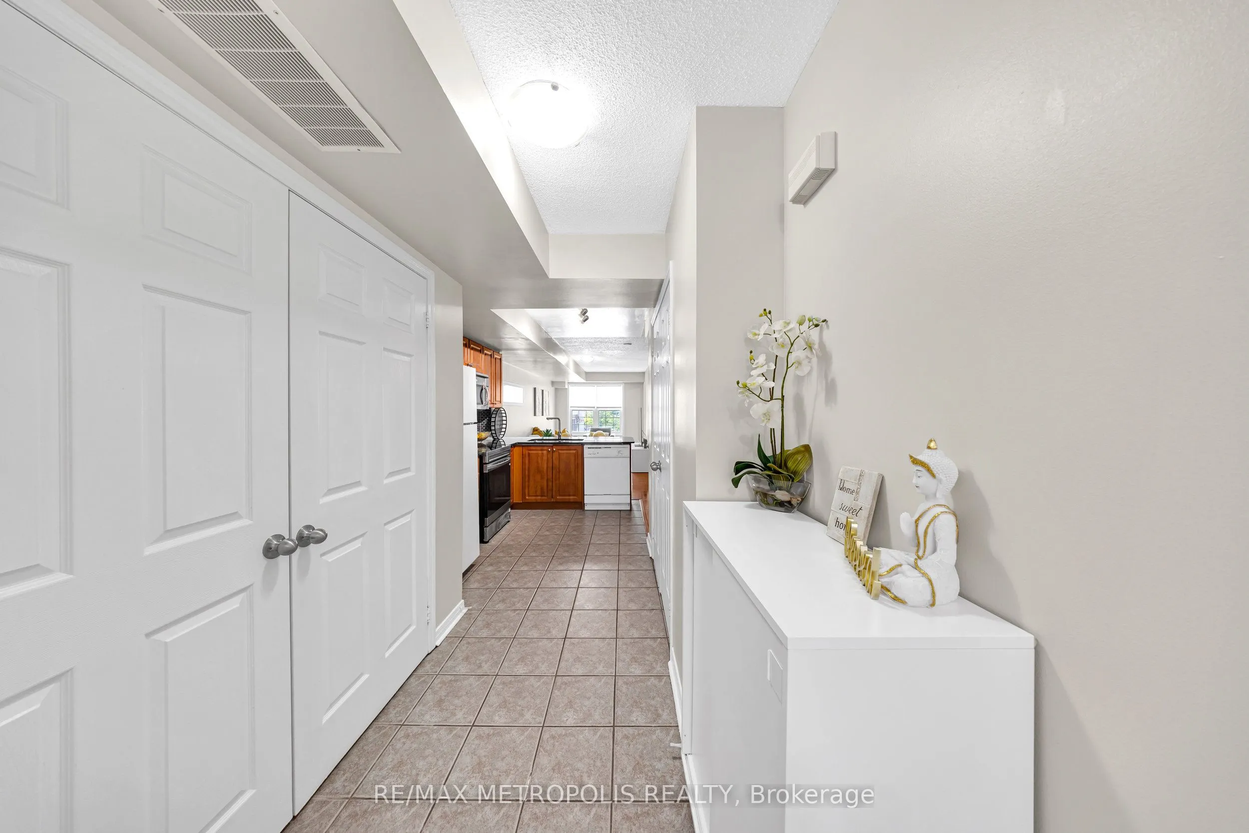 37 Four Winds Drive, #19