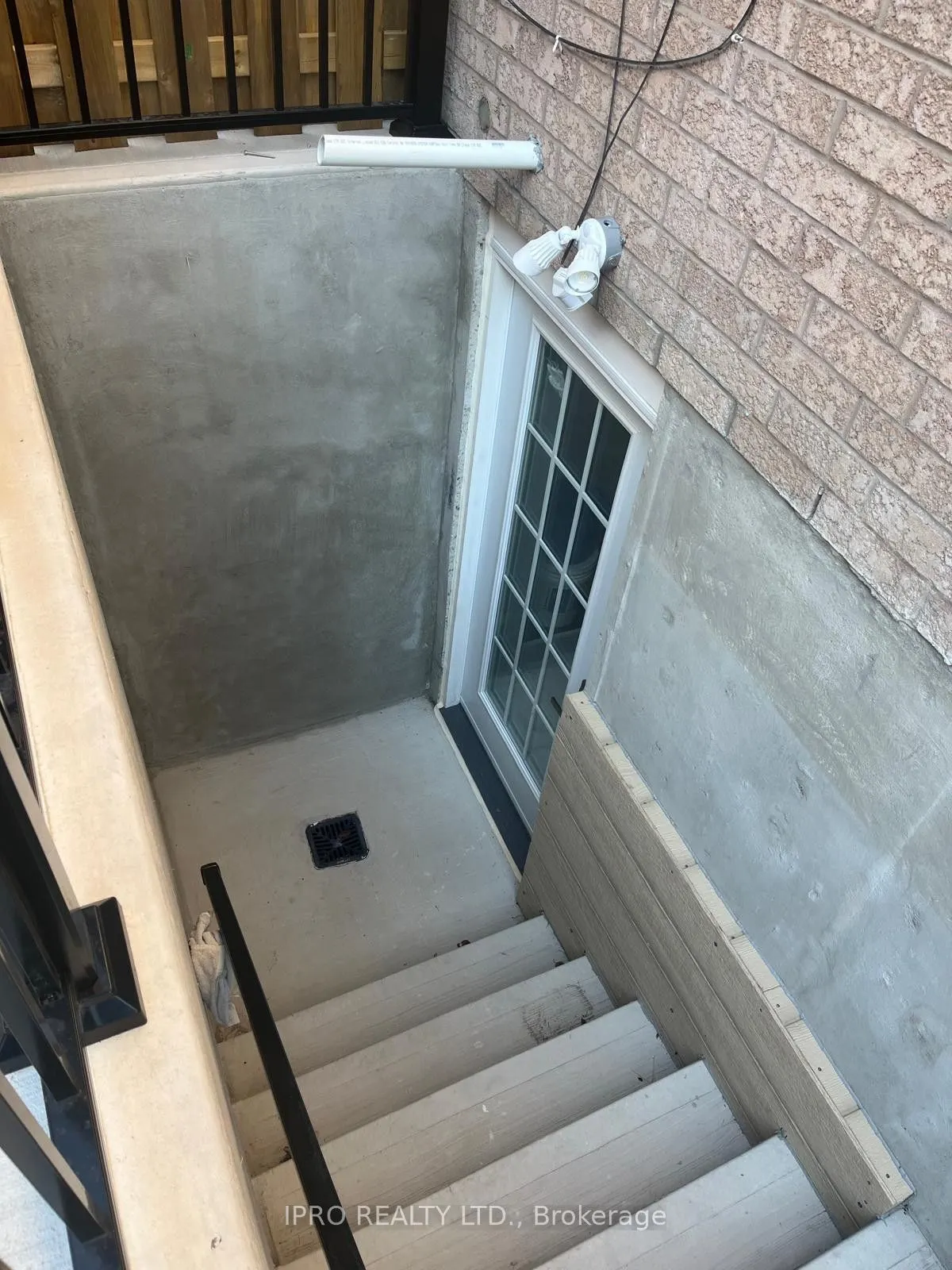82 Olympia Crescent, #Basement