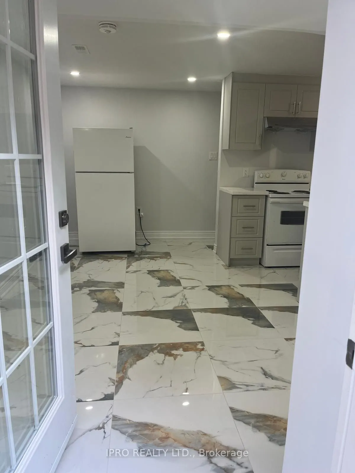 82 Olympia Crescent, #Basement