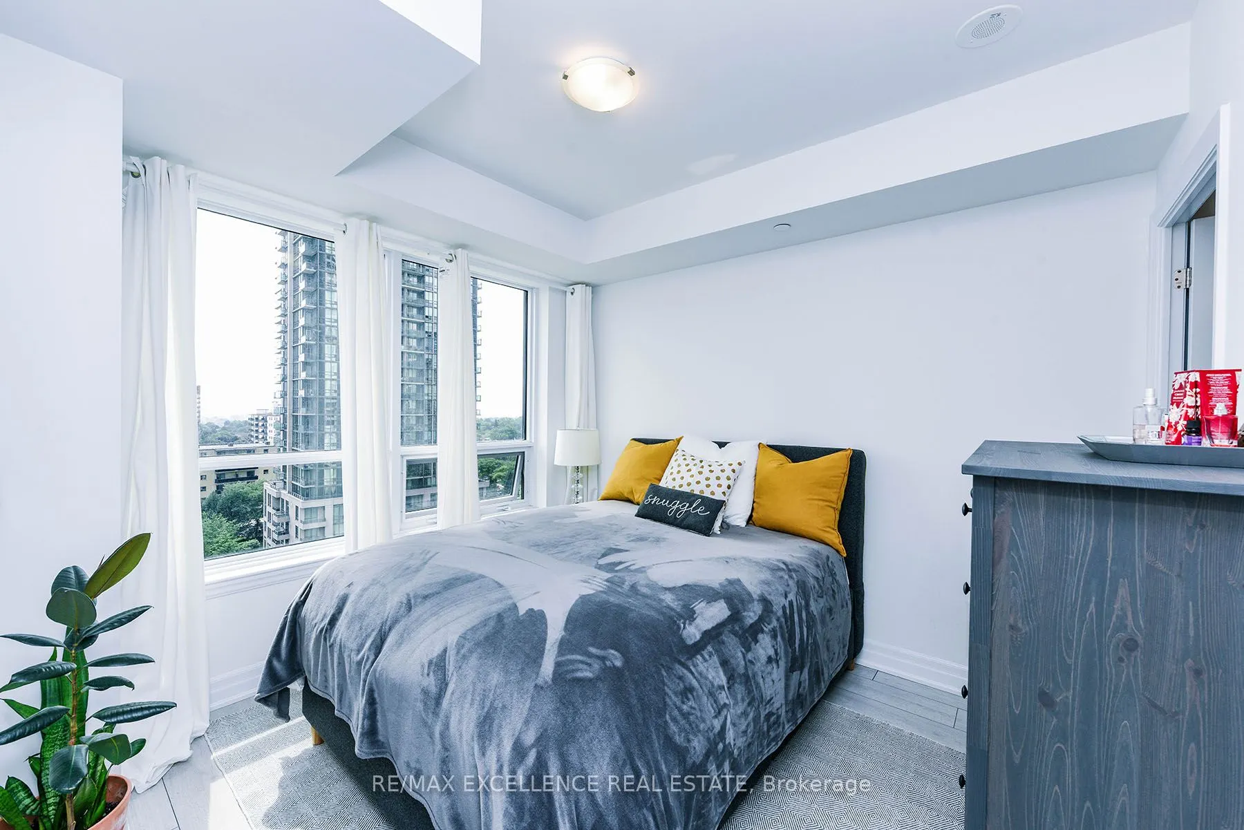 30 Elm Drive, #805