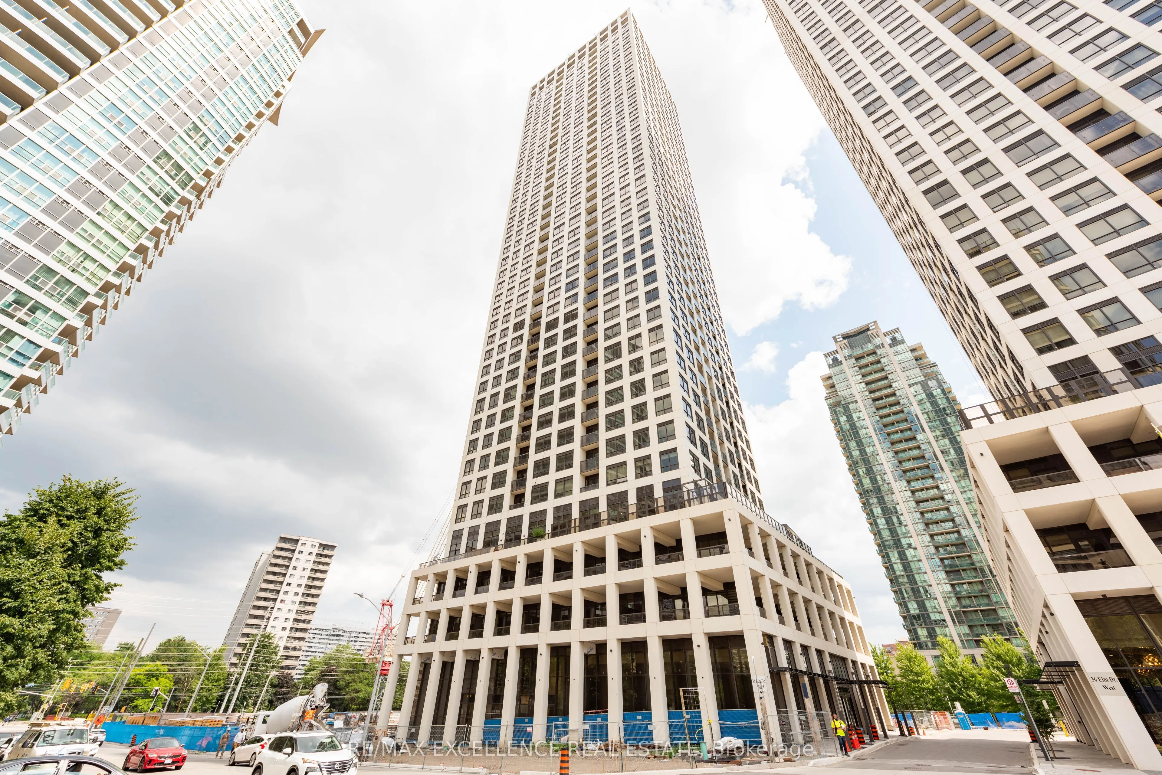 30 Elm Drive, #805