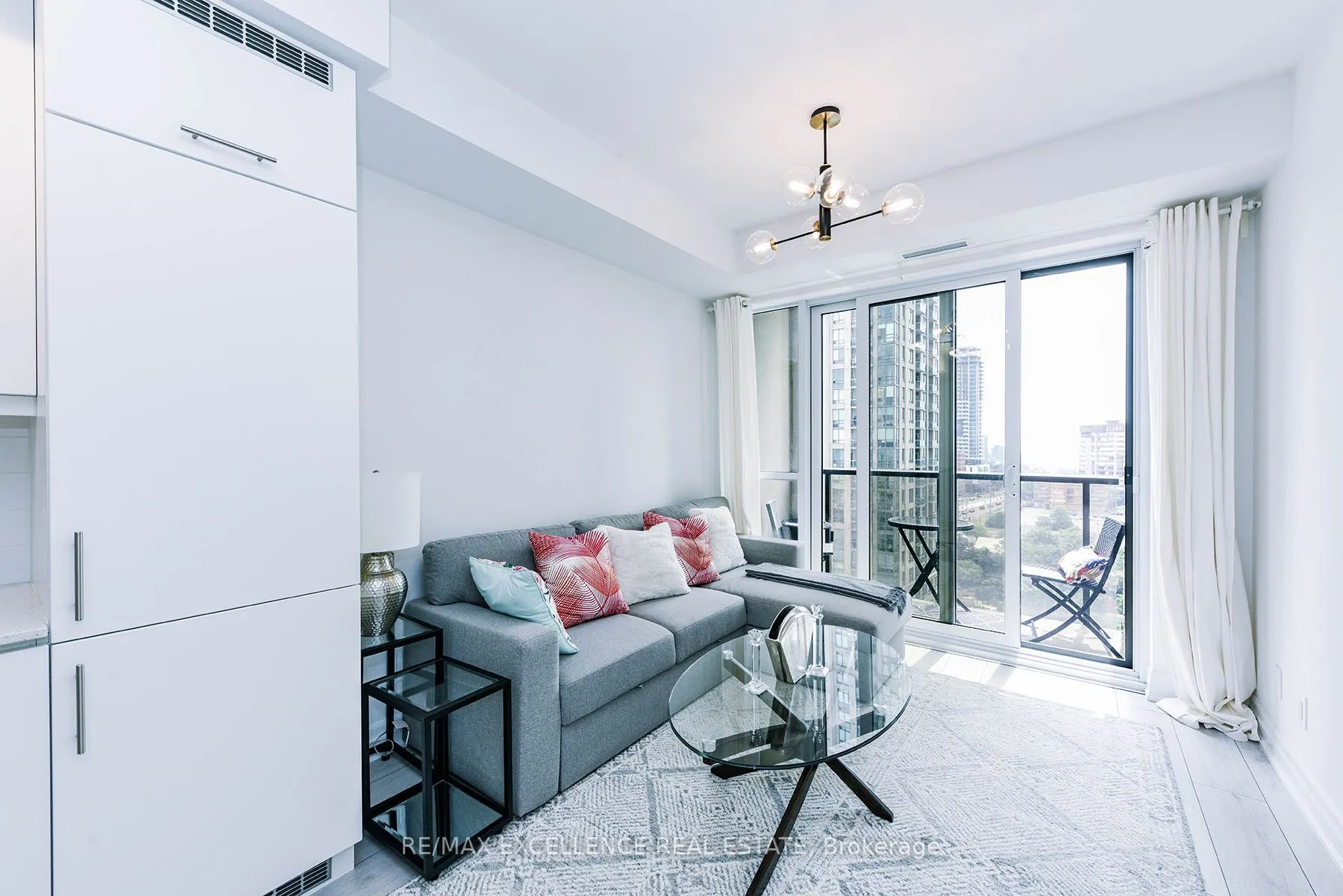 30 Elm Drive, #805