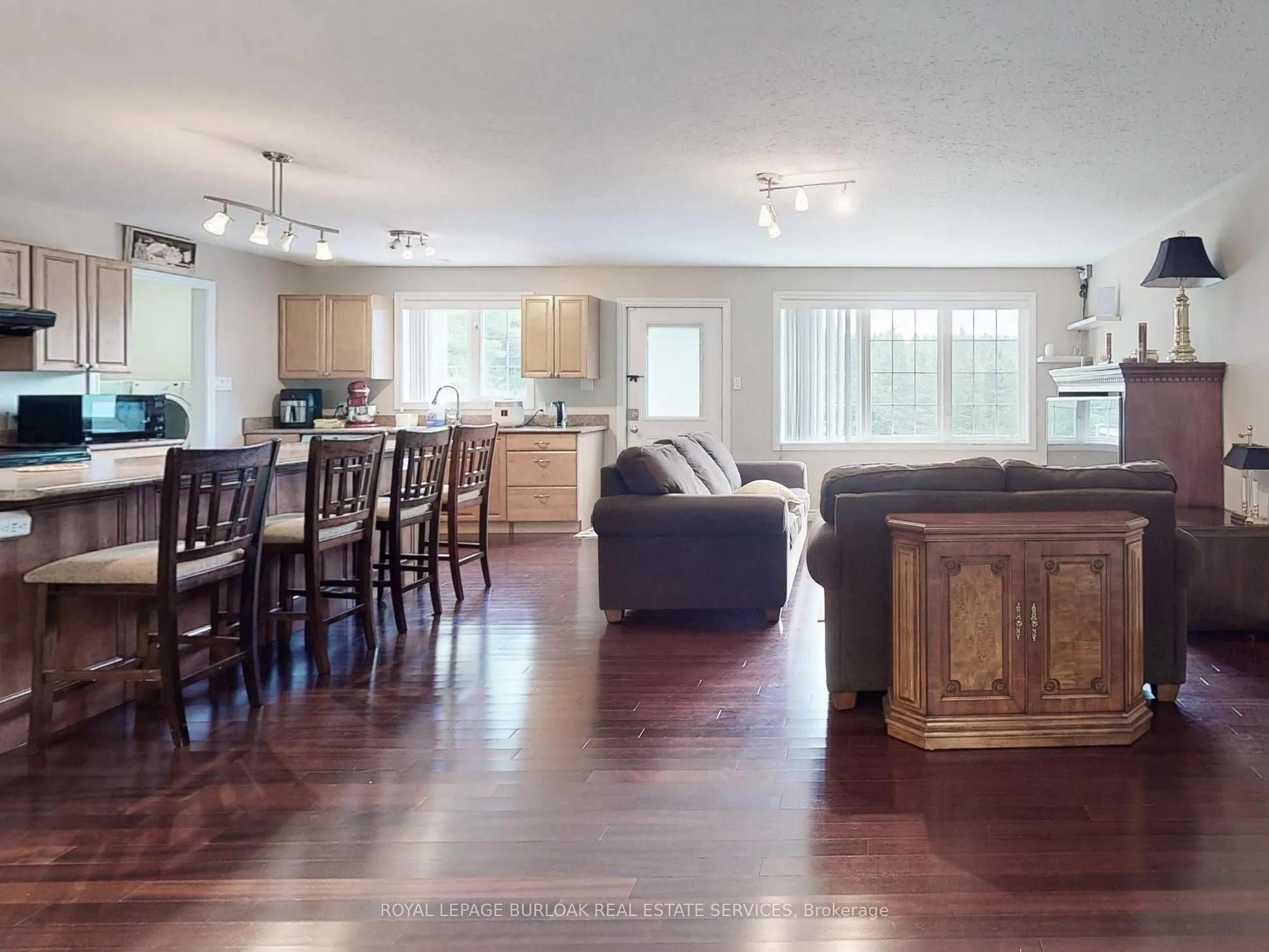 569 Highpoint Side Road