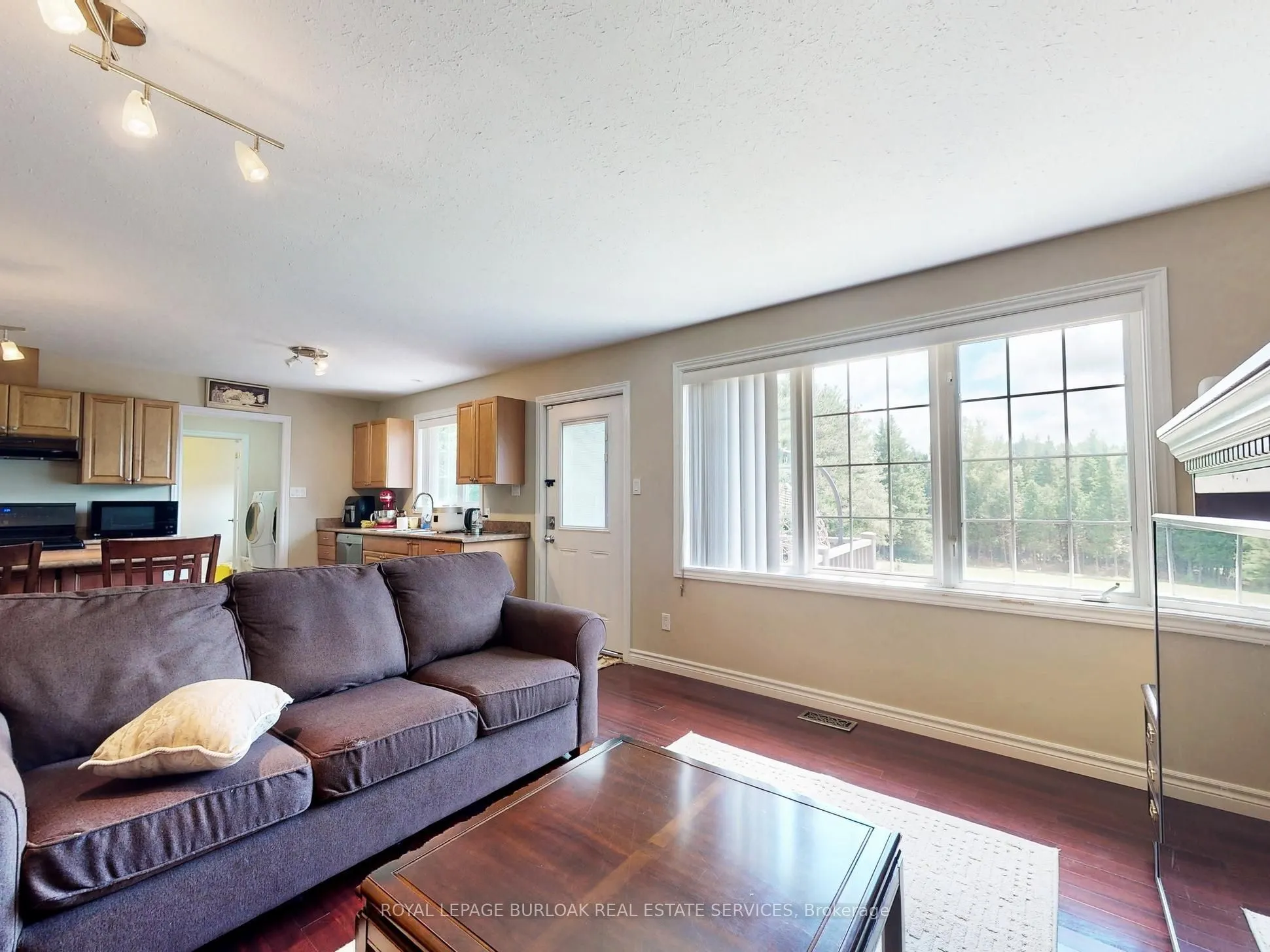 569 Highpoint Side Road