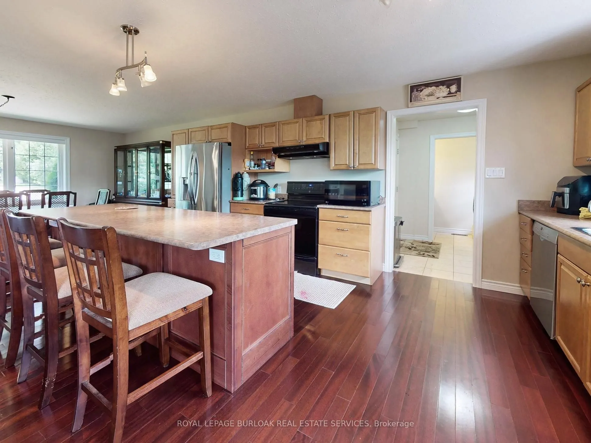 569 Highpoint Side Road