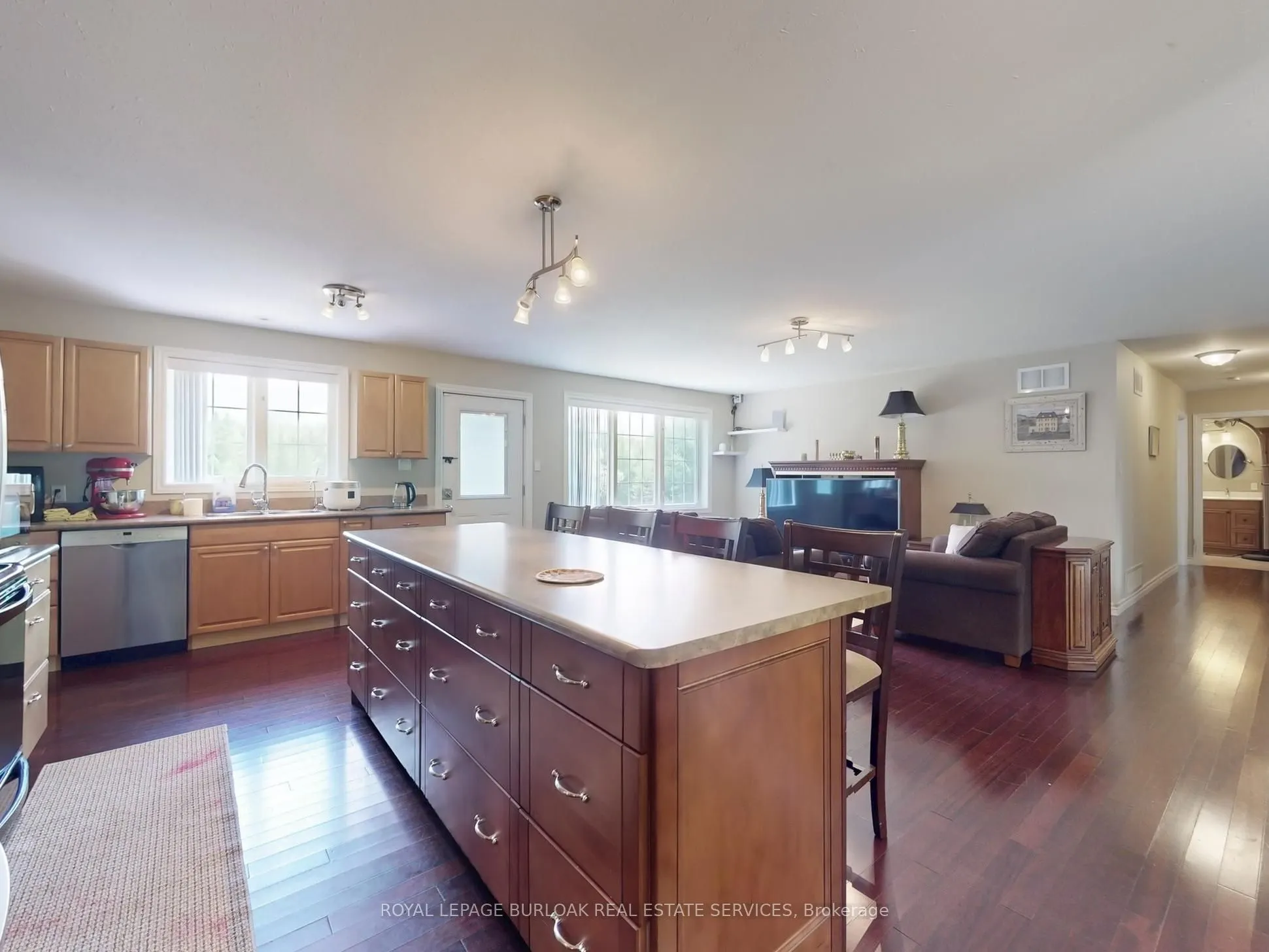 569 Highpoint Side Road