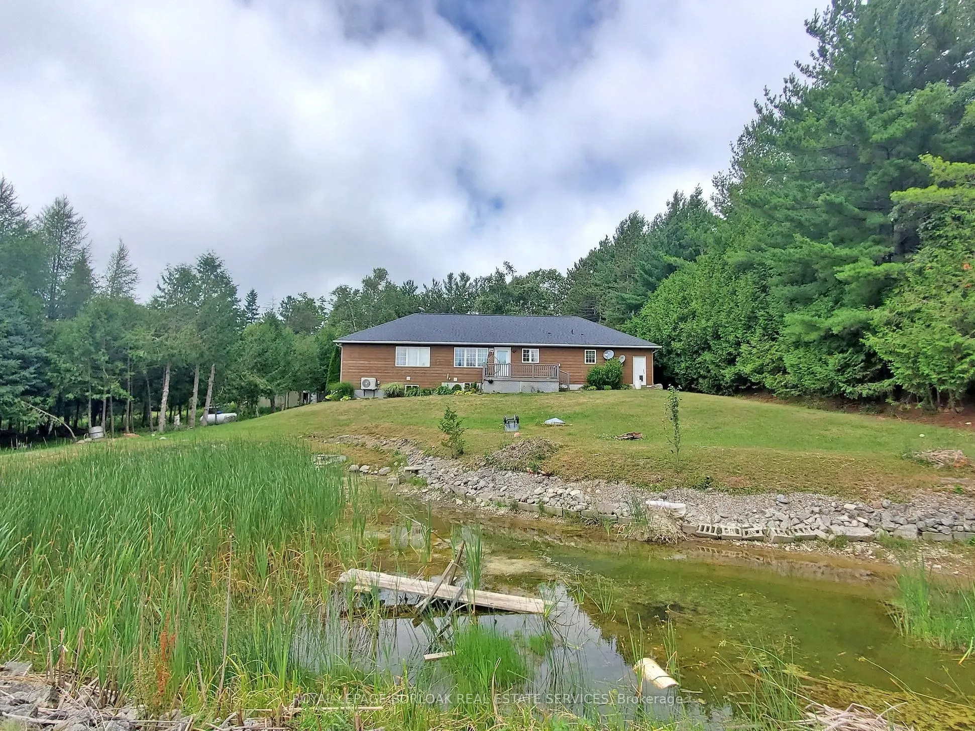 569 Highpoint Side Road