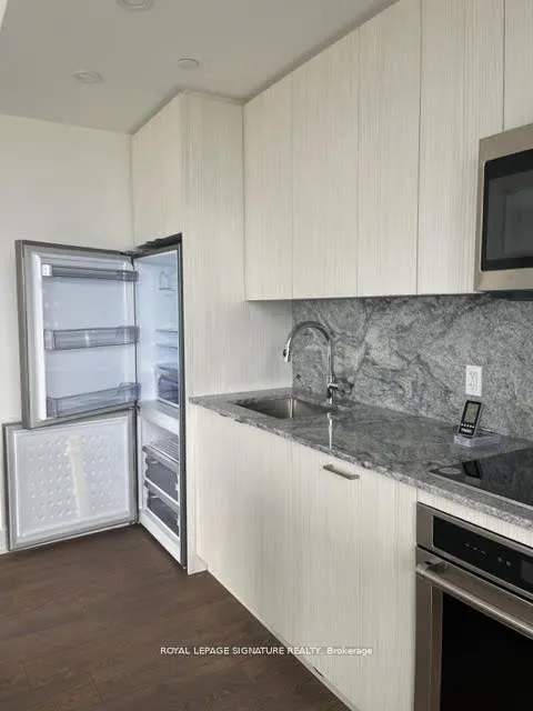 5 Mabelle Avenue, #U4335