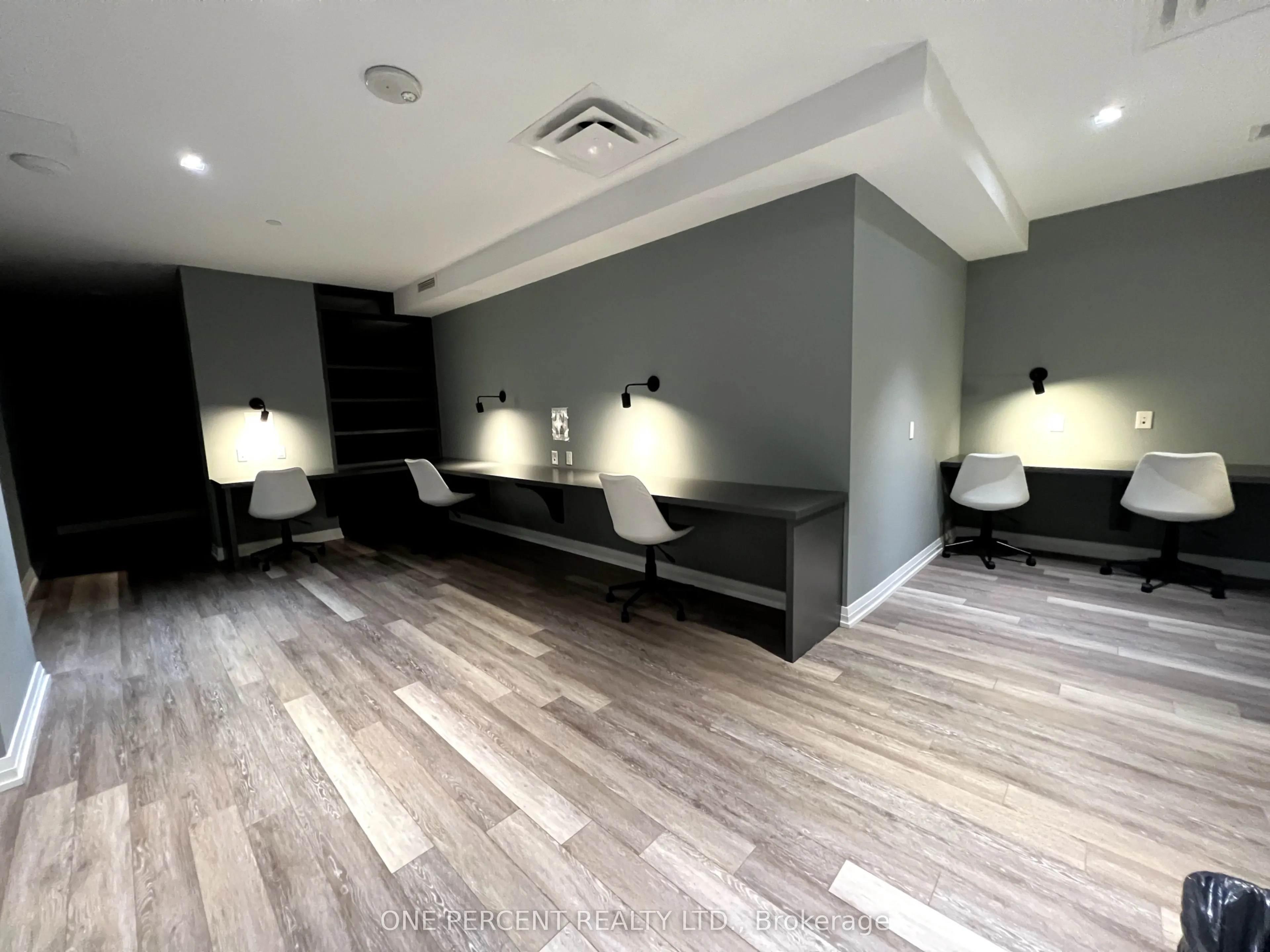 50 Thomas Riley Road, #819