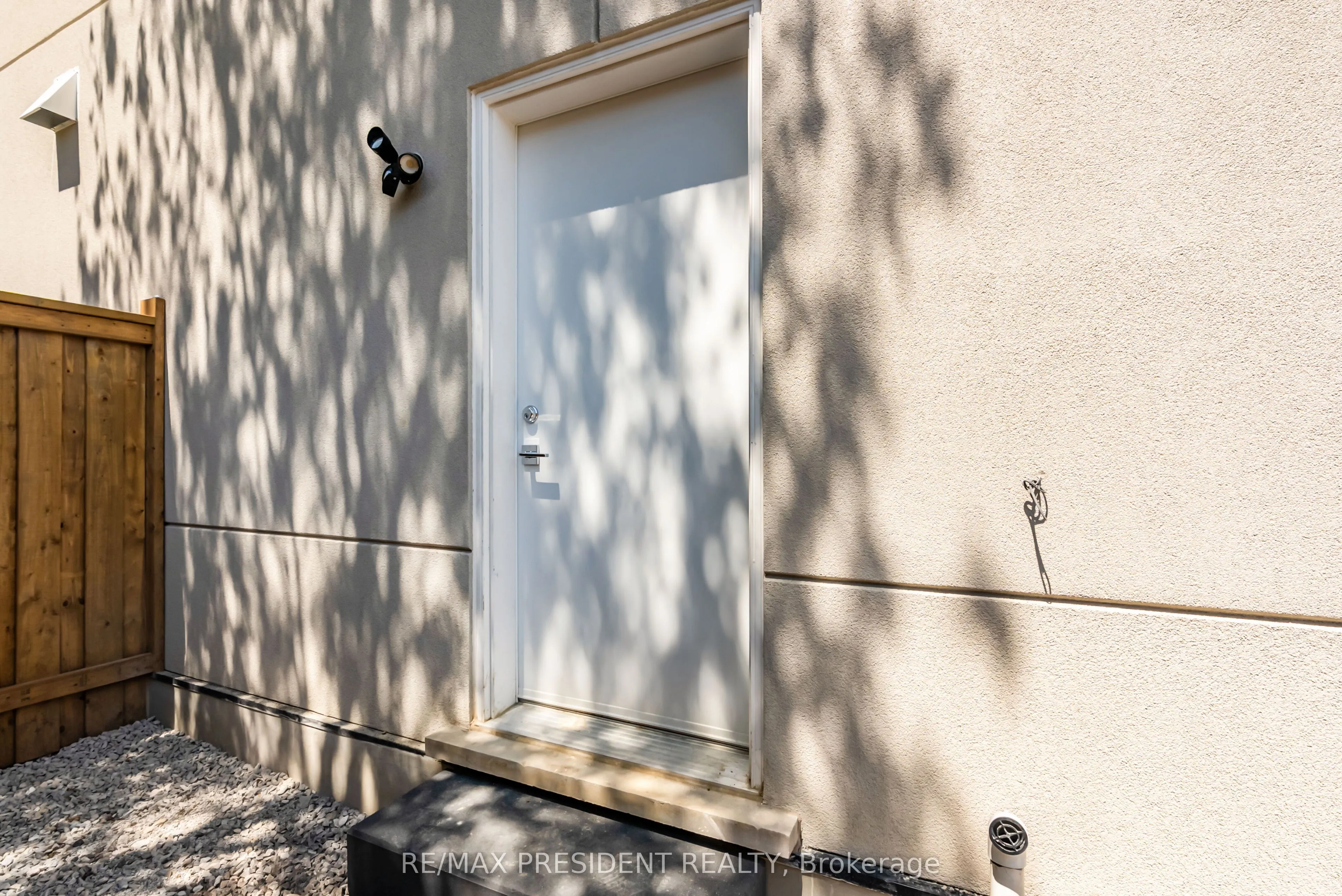 16 Humheller Road