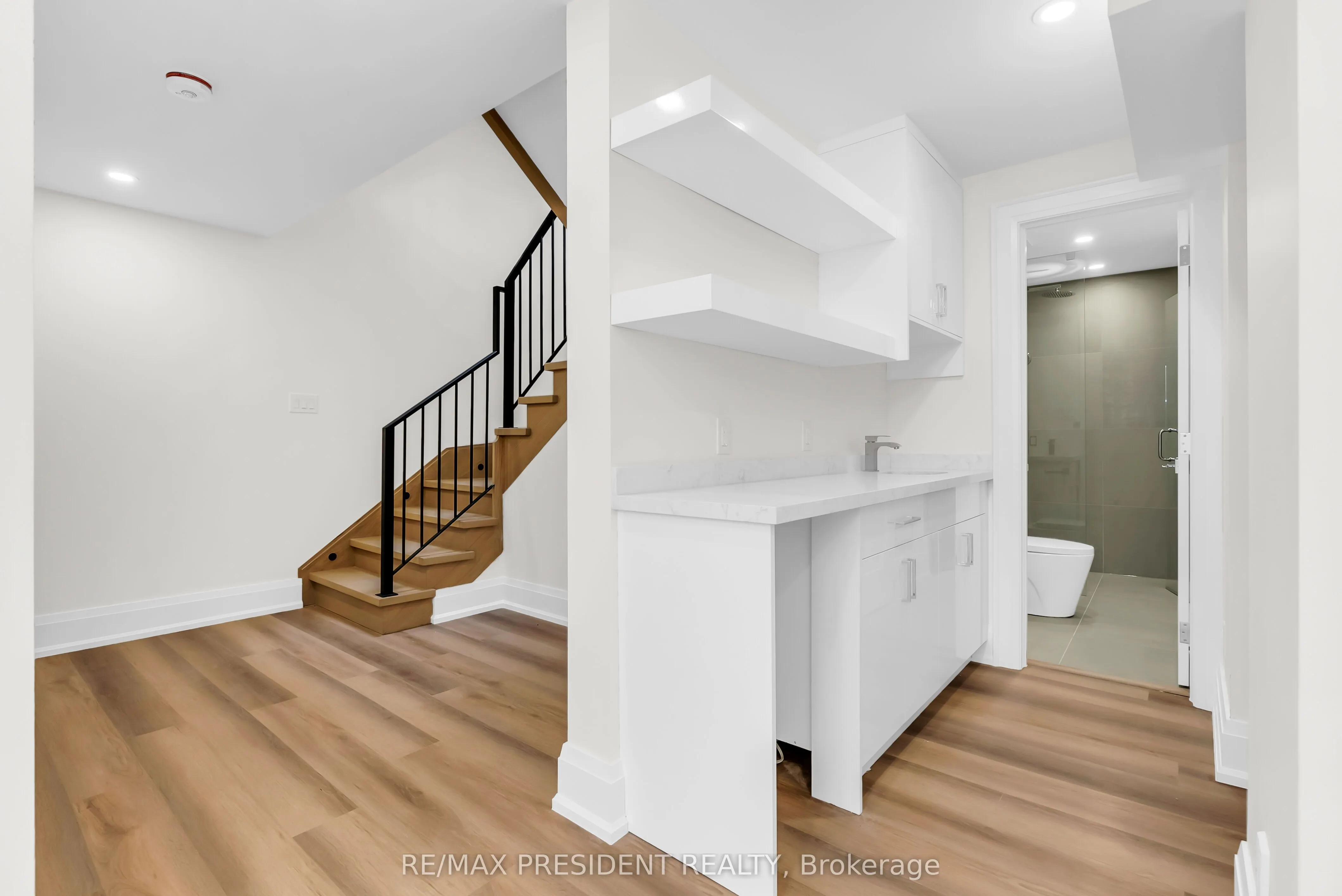 16 Humheller Road