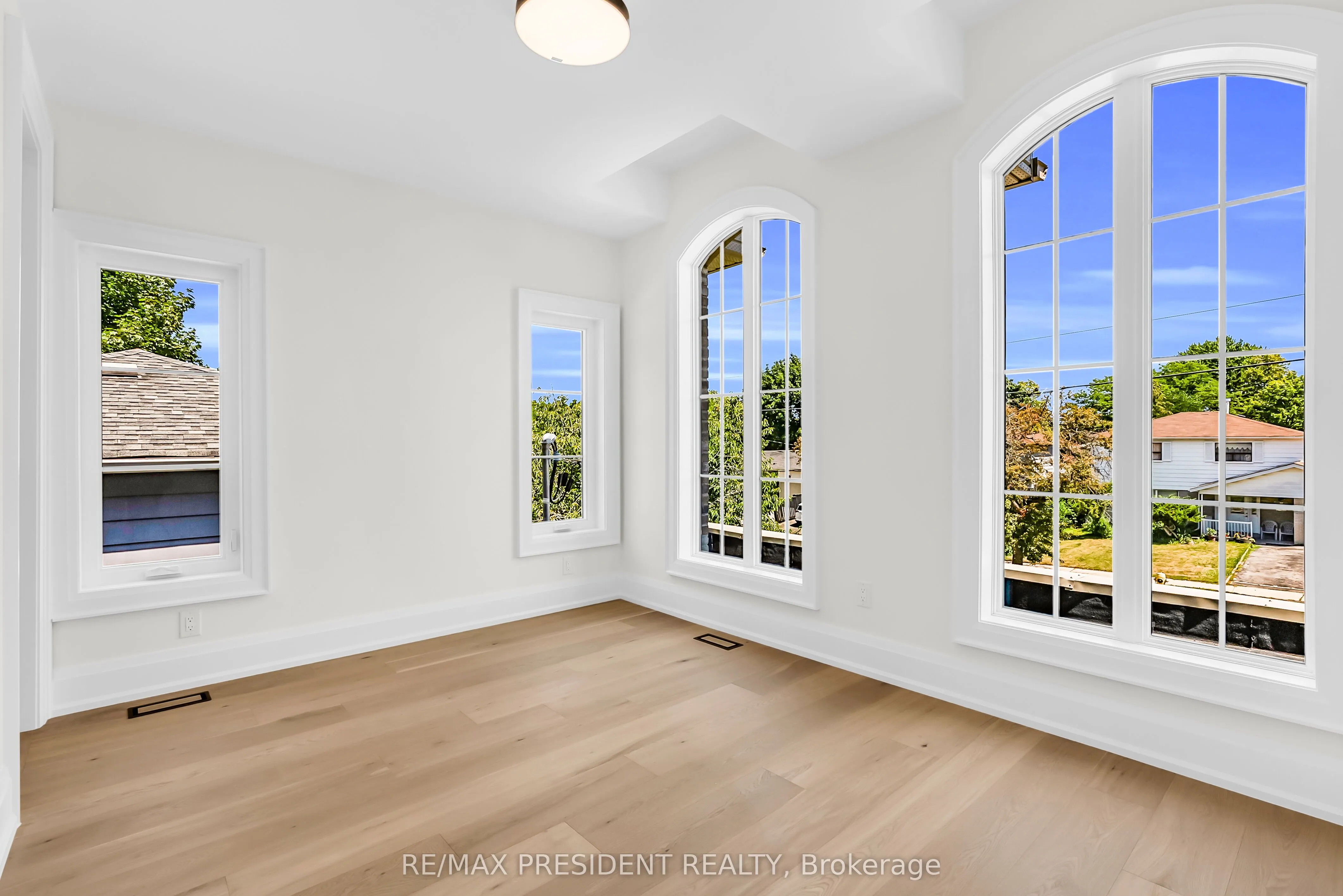 16 Humheller Road