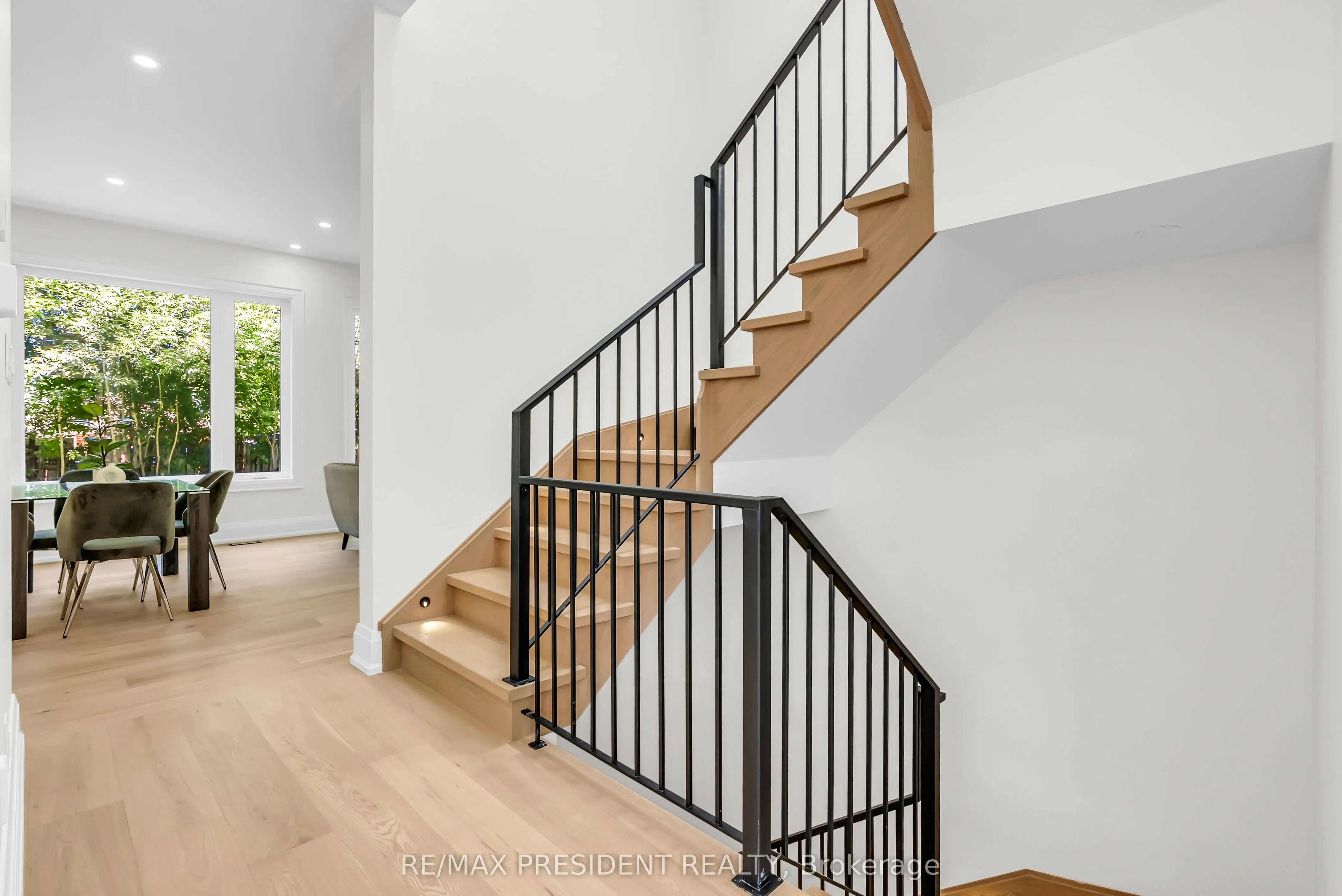 16 Humheller Road