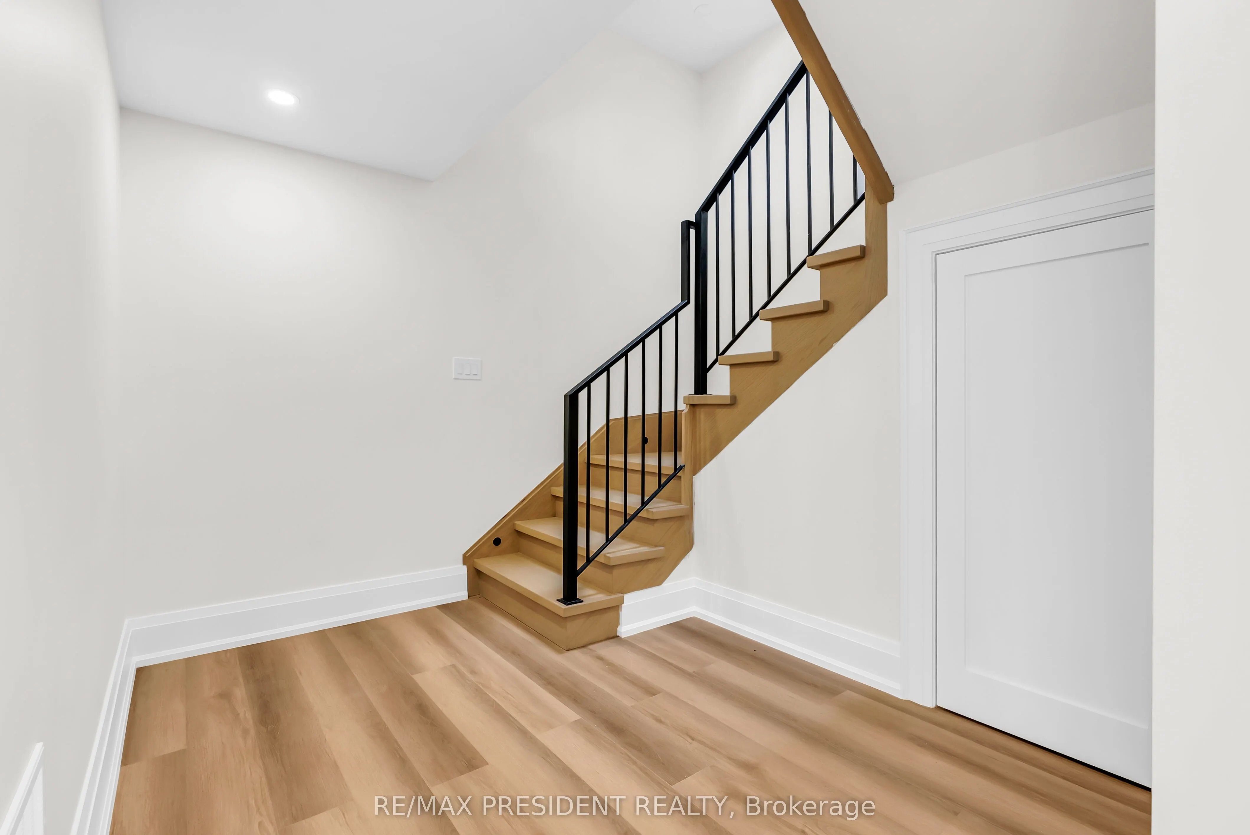 16 Humheller Road