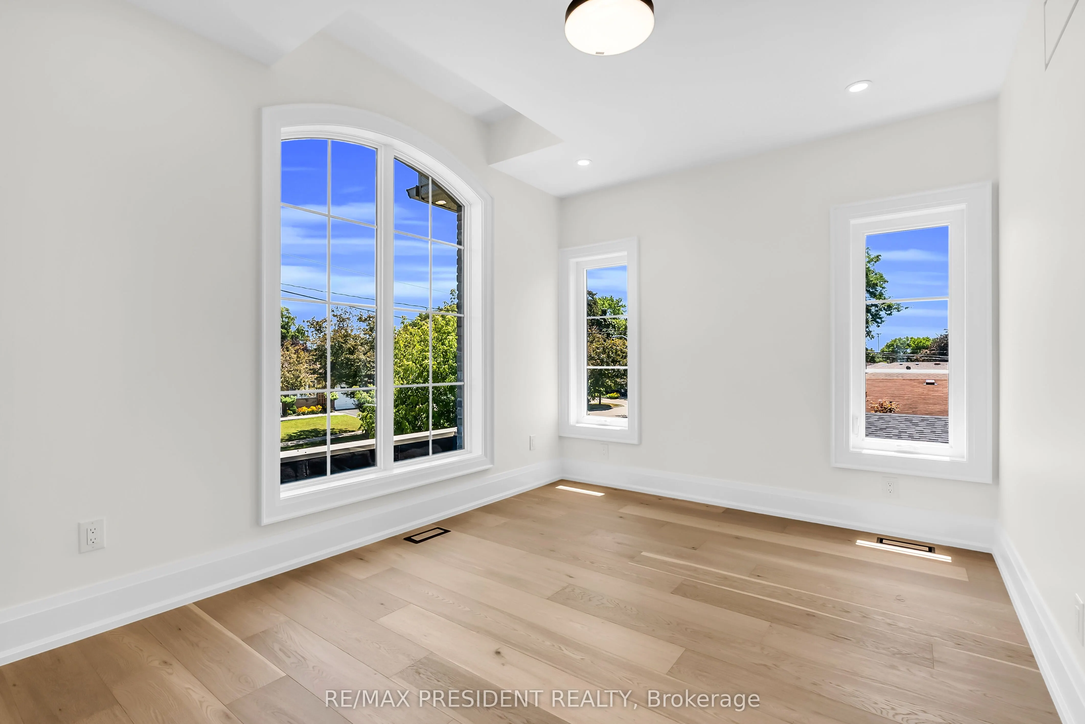16 Humheller Road