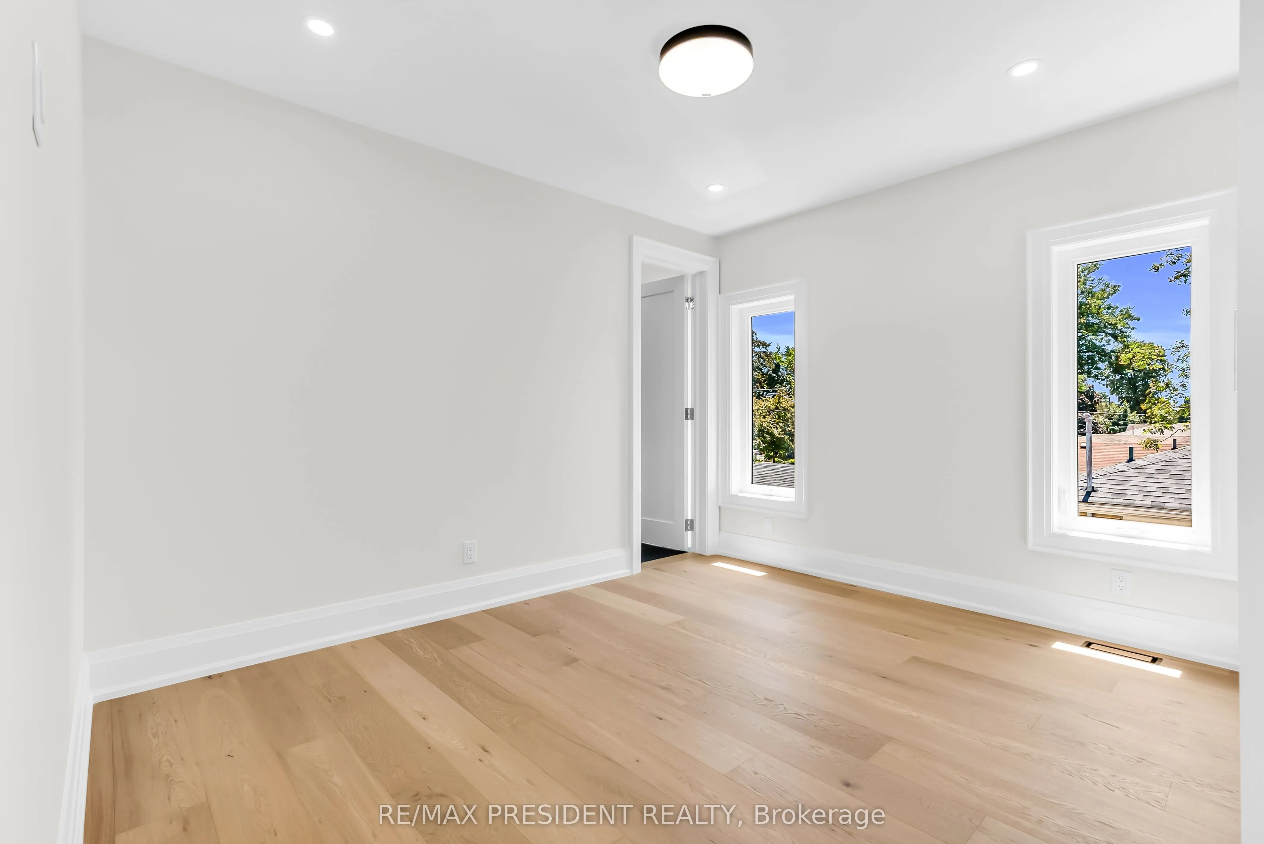 16 Humheller Road