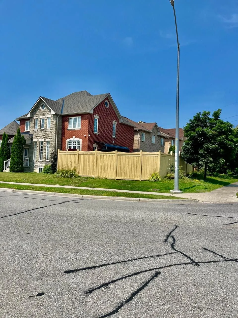 92 Polonia Avenue, #Basement