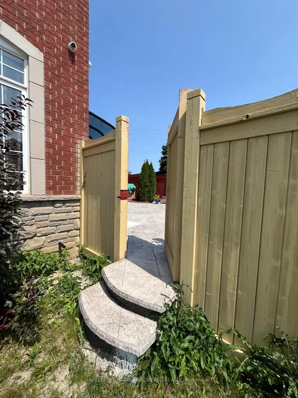 92 Polonia Avenue, #Basement