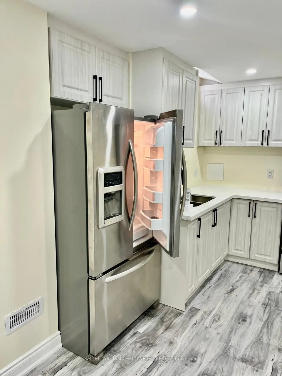 92 Polonia Avenue, #Basement