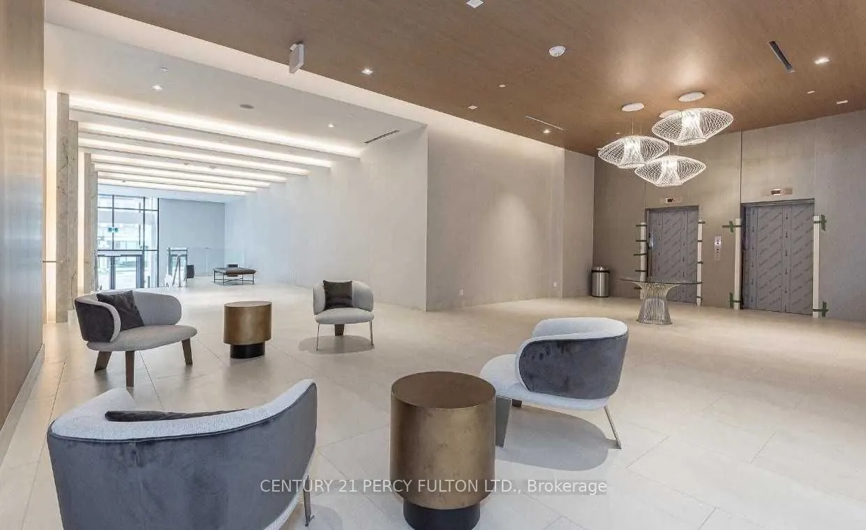 4208 Dundas Street W, #816