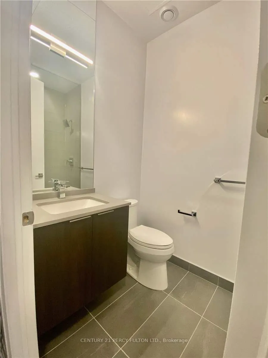 4208 Dundas Street W, #816