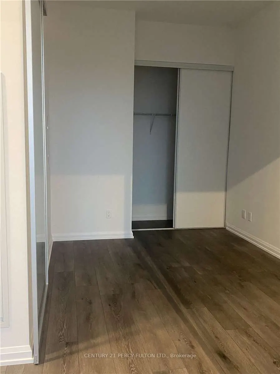 4208 Dundas Street W, #816