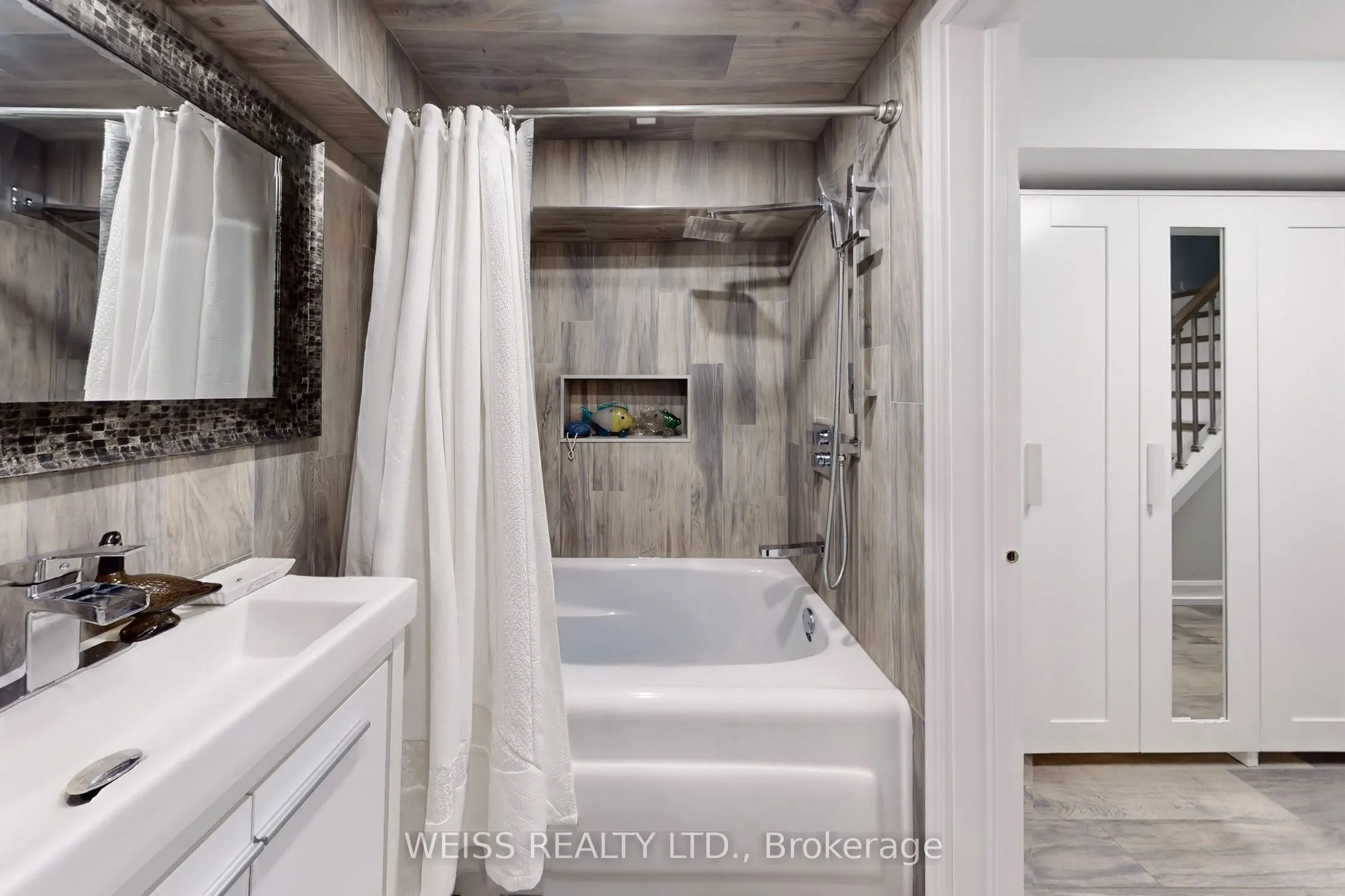 2120 Rathburn Road E, #5