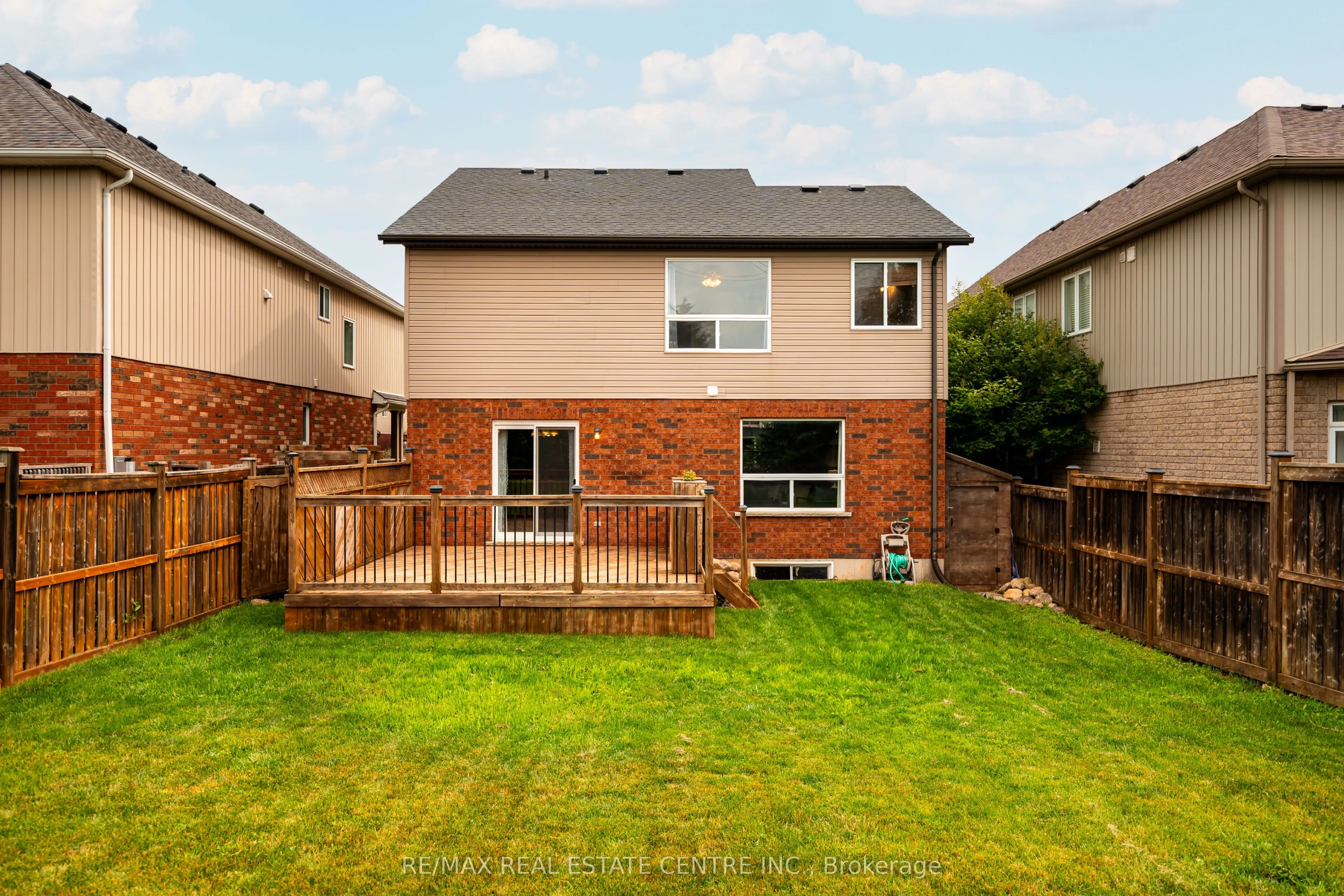 6 Maude Court