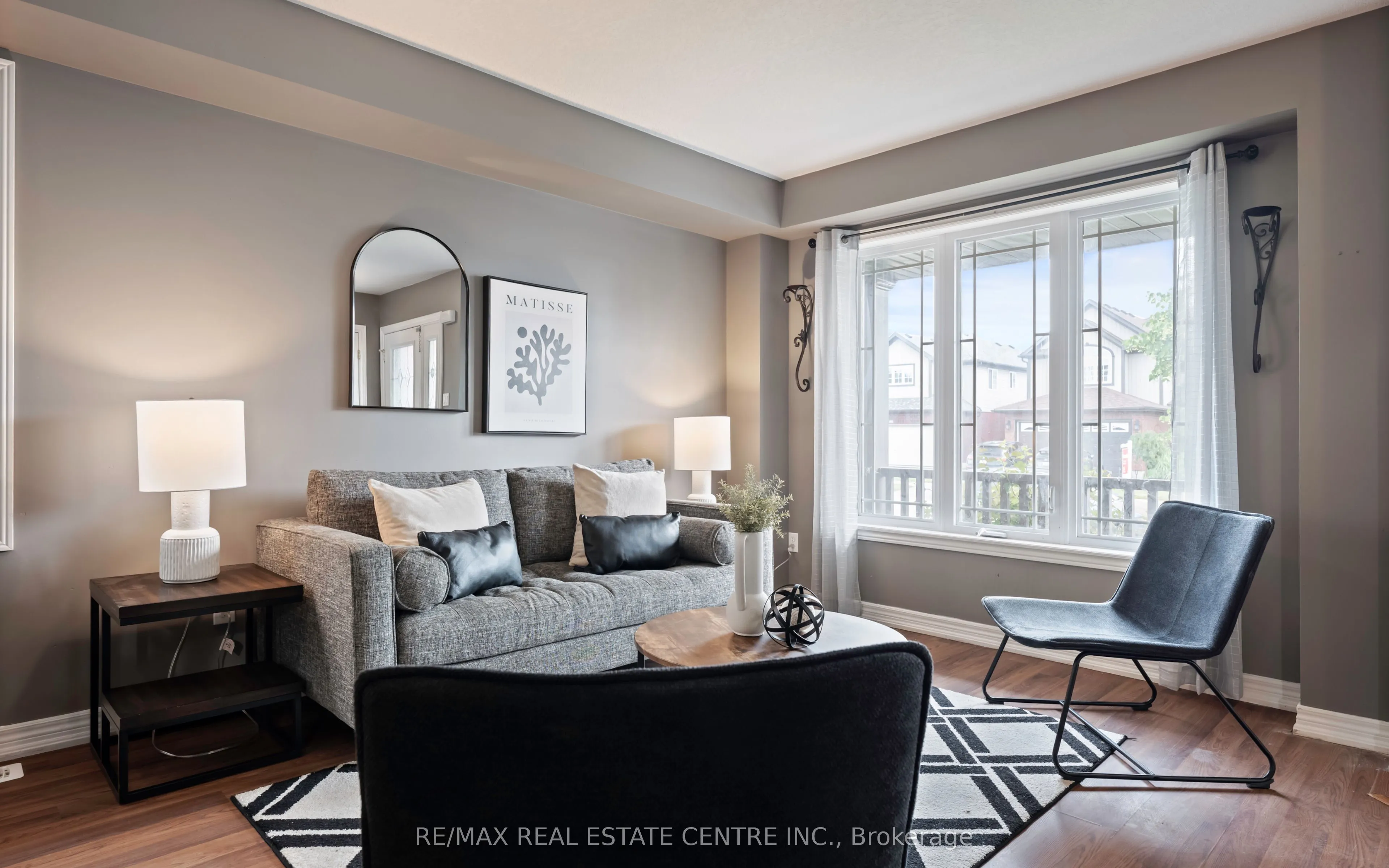 6 Maude Court